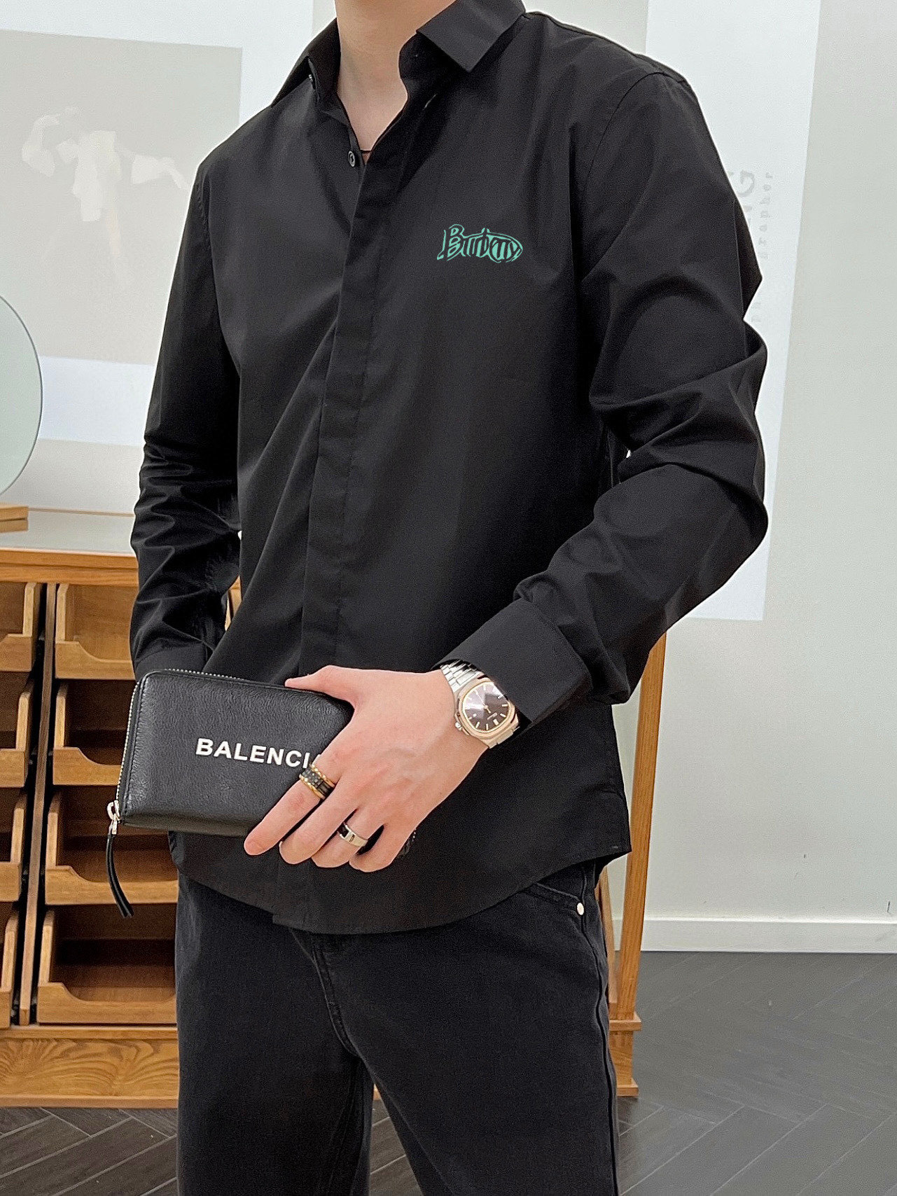 ￼ ￼ ￼ ￼ 巴宝莉 专柜最新款男士必备款长袖衬衫，100%天然棉，舒服透气，原单狠货，原版面料，柔软