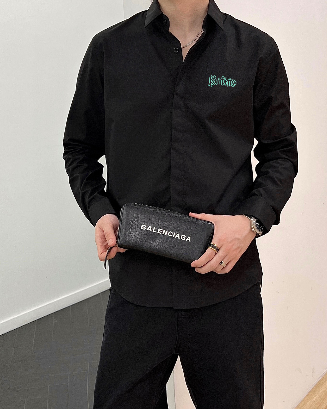 ￼ ￼ ￼ ￼ 巴宝莉 专柜最新款男士必备款长袖衬衫，100%天然棉，舒服透气，原单狠货，原版面料，柔软