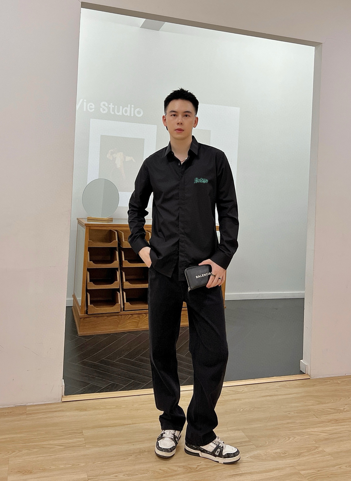 ￼ ￼ ￼ ￼ 巴宝莉 专柜最新款男士必备款长袖衬衫，100%天然棉，舒服透气，原单狠货，原版面料，柔软