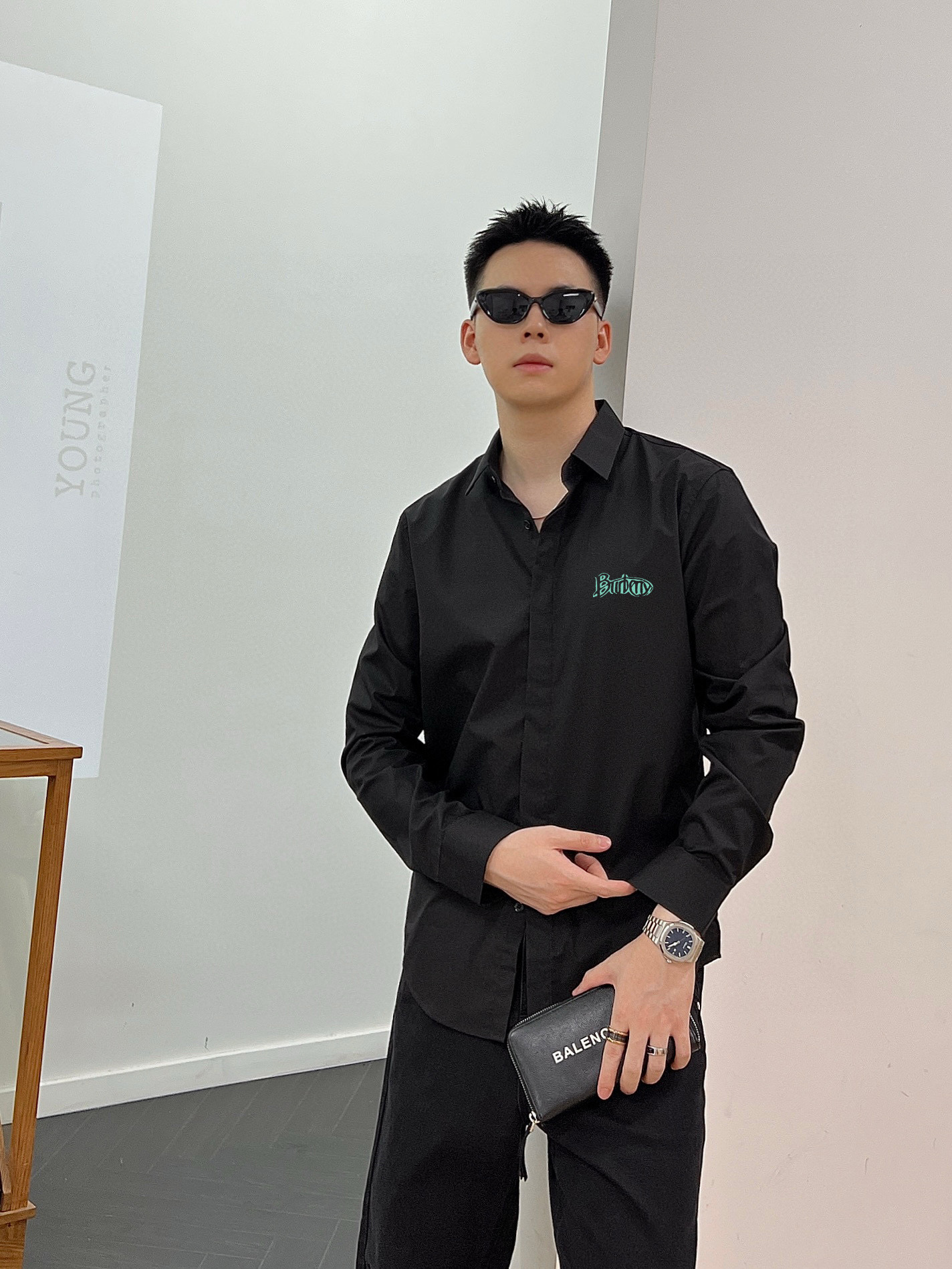 ￼ ￼ ￼ ￼ 巴宝莉 专柜最新款男士必备款长袖衬衫，100%天然棉，舒服透气，原单狠货，原版面料，柔软