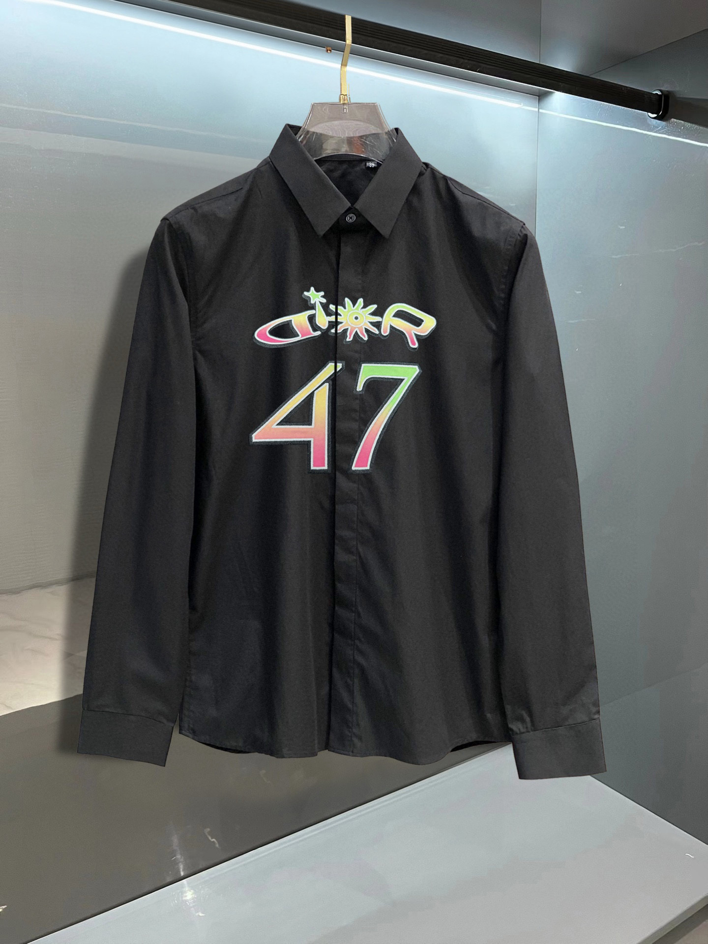 ￼ ￼ ￼ ￼ 迪奥 专柜最新款男士必备款长袖衬衫，100%天然棉，舒服透气，原单狠货，原版面料，柔软舒