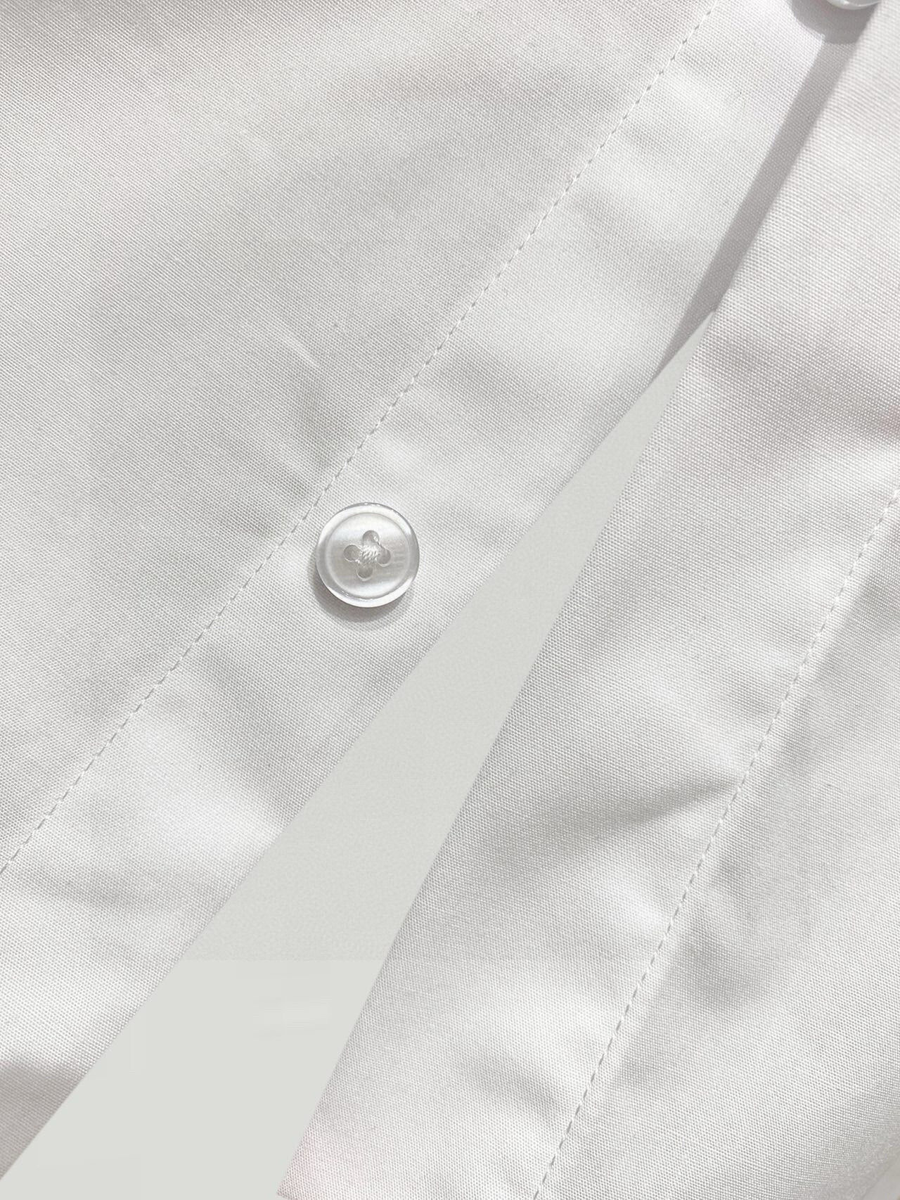 ￼ MIu MIu 专柜最新款男士必备款衬衫，100%天然棉，舒服透气，原单狠货，原版面料，柔软舒适，上