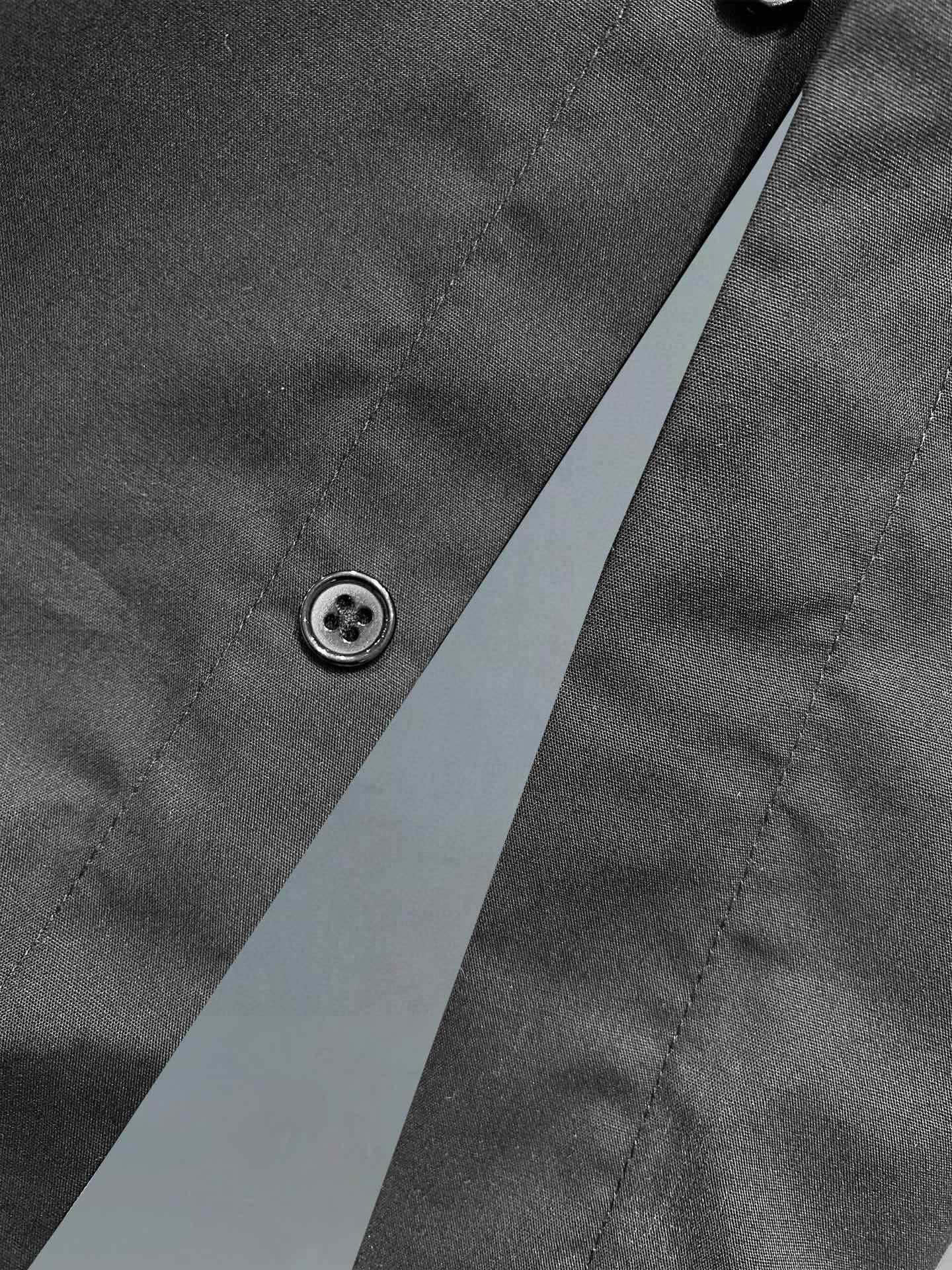 ￼ 芬迪 专柜最新款男士必备款衬衫，100%天然棉，舒服透气，原单狠货，原版面料，柔软舒适，上身高端又奢