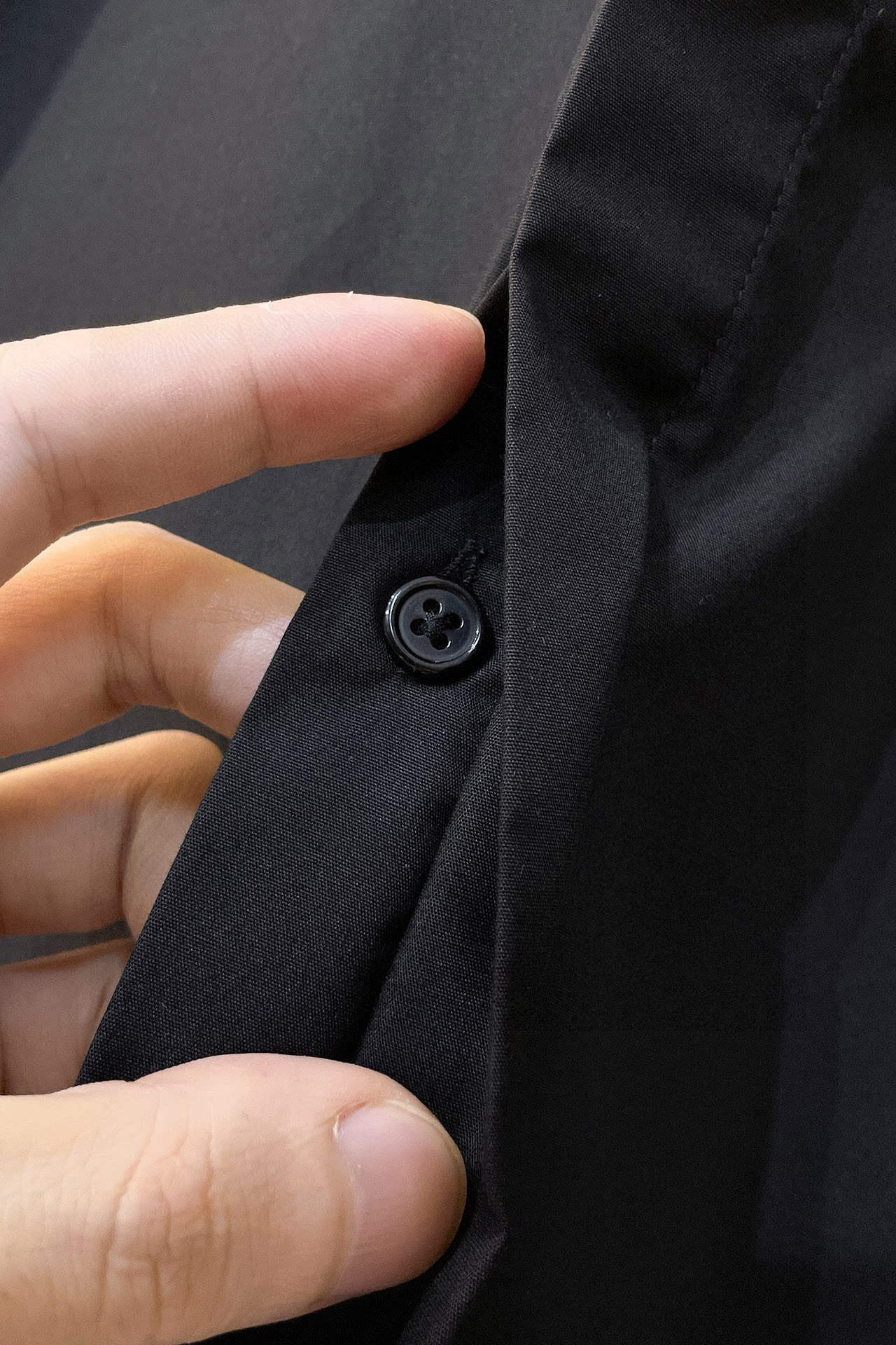 ￼ 酷奇 专柜最新款男士必备款衬衫，100%天然棉，舒服透气，原单狠货，原版面料，柔软舒适，上身高端又奢