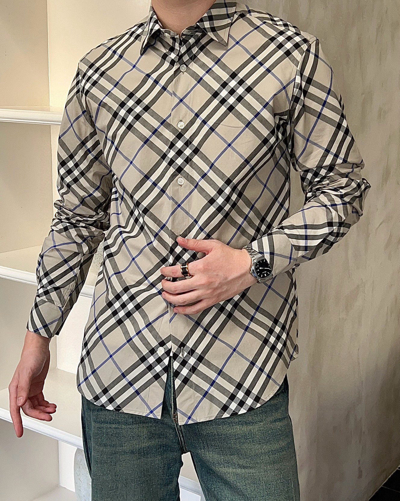 ￼ 巴宝莉 Burberry 织带拼接格纹棉质BUR王牌渠道，官网售价五千，一经发售已准备售罄！新配色标