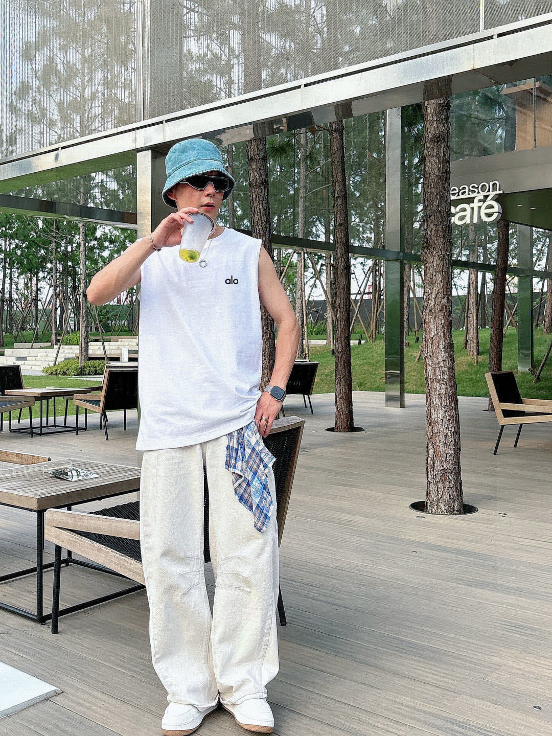 alo 官网最新上架 背心夏日必备单品 很显身材的一款 重工印花图案 简约大气 M-XXL （下单提供身