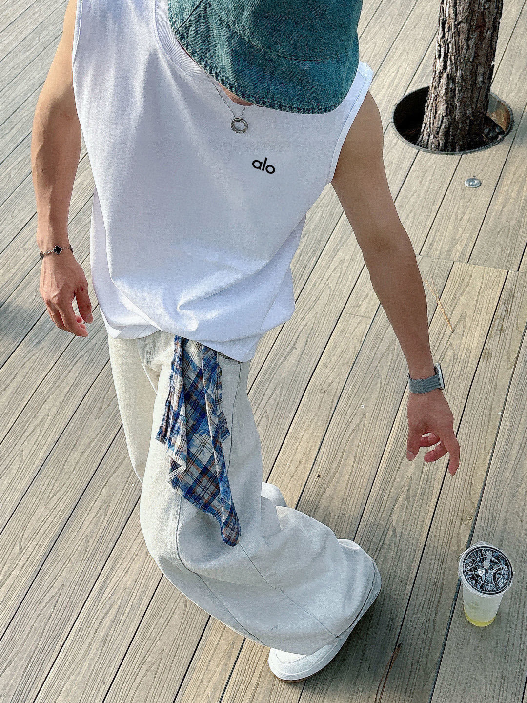 alo 官网最新上架 背心夏日必备单品 很显身材的一款 重工印花图案 简约大气 M-XXL （下单提供身