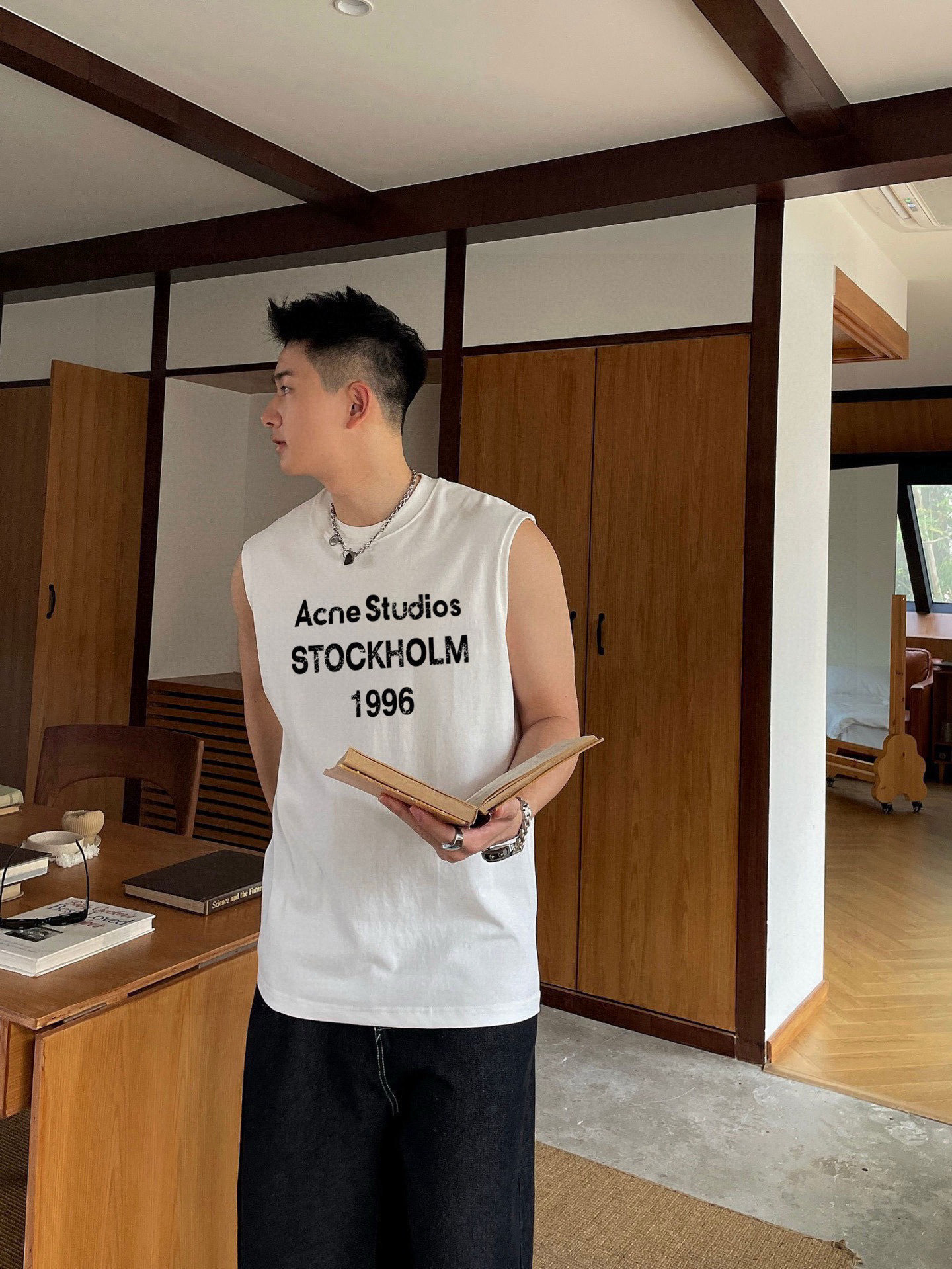 ACNE 官网最新上架 背心夏日必备单品 很显身材的一款 重工印花图案 简约大气 M-XXL （下单提供