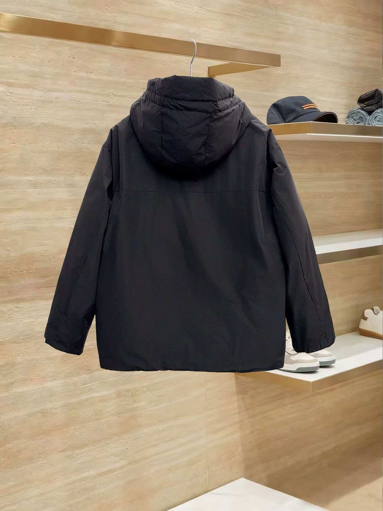 始祖鸟 90绒填充 750蓬松度 田岛印花 轻薄连帽羽绒服 外套胸前侧拉链小口袋，可装东西 Thoriu