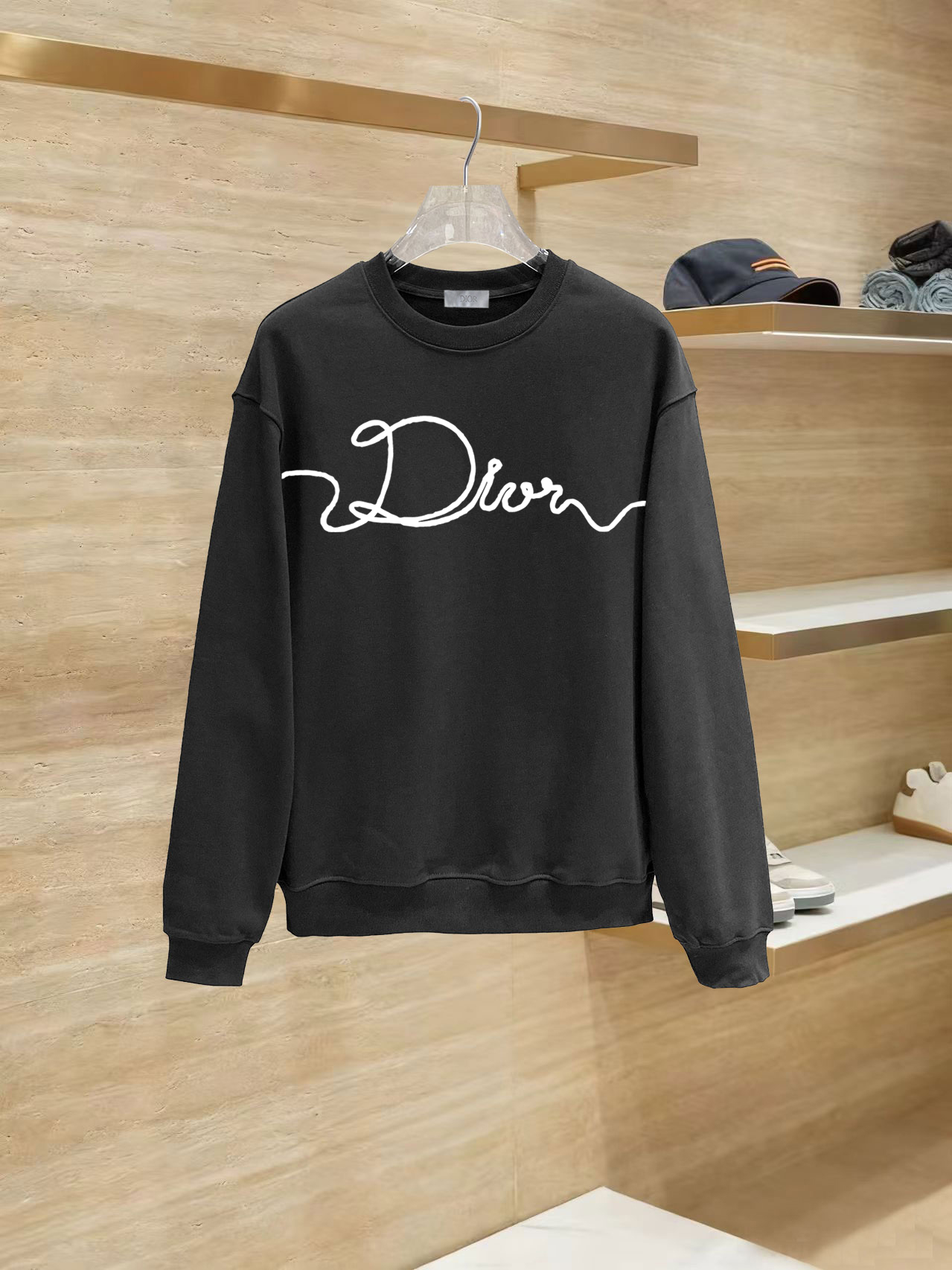 NO:703770,Dior official website The new letter printing double-layer heavy-duty letter pattern is a hot item every year, whether it is T-shirts or sweatshirts. Large-area printing on the front uses Dakangli digital printing machine for direct printing. The cost is extremely high. After many debuggings, the color difference restoration of the pattern is close to 99% with the original version. It is different from the garbage offset printing version in the market. It is super time-consuming. The fabric is exclusively customized and dyed 400 grams. Cotton double-ply. Kangaroo pocket design elements. Fashionable men and fashionable women.  M (90-125 pounds) L (125-145 pounds)19860909迪奥 官网 新款字母印花双层重工字母图案不管是T桖还是卫衣都是每年的爆款单品 前幅大面积印花采用大康丽数码印花机直喷 成本极高 经过多次的调试打版图案色差还原度与原版接近百分之99 区别市场垃圾胶印版本 超级费工时 面料采用独家定制定染400克 棉双股 袋鼠兜设计元素 潮男潮女 M（90-125斤）L（125-145斤）XL（145-165斤）XXL（165-185斤）XXXL（185-200斤）喜欢超宽松 往大一码拍 男女同款,,dior,hoodie,sweatshirts,,Men's clothing