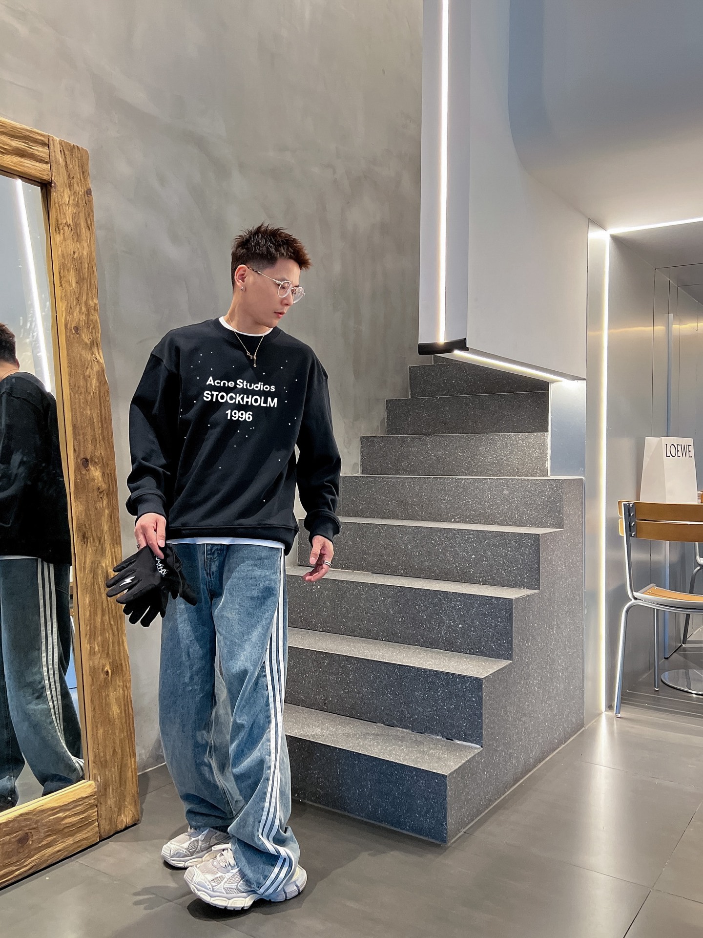 NO:703789,ACNE official website The new letter printing double-layer heavy-duty letter pattern is a hot item every year, whether it is T-shirts or sweatshirts. Large-area printing on the front uses Dakangli digital printing machine for direct printing. The cost is extremely high. After many debuggings, the color difference restoration of the pattern is close to 99% with the original version. It is different from the garbage offset printing version in the market. It is super time-consuming. The fabric is exclusively customized and dyed 400 grams. Cotton double-ply M (100-125 catties) L (125-150 catties)  XL (150-170 pounds) 2XL (170-190 pounds) 3XL (190-210 pounds),,acne studios,hoodie,sweatshirts,19860909ACNE 官网 新款字母印花双层重工字母图案不管是T桖还是卫衣都是每年的爆款单品 前幅大面积印花采用大康丽数码印花机直喷 成本极高 经过多次的调试打版图案色差还原度与原版接近百分之99 区别市场垃圾胶印版本 超级费工时 面料采用独家定制定染400克 棉双股 M（100-125斤） L（125-150斤） XL（150-170斤） 2XL（170-190斤 3XL（190-210斤）,,acne studios,hoodie,sweatshirts,,Men's clothing