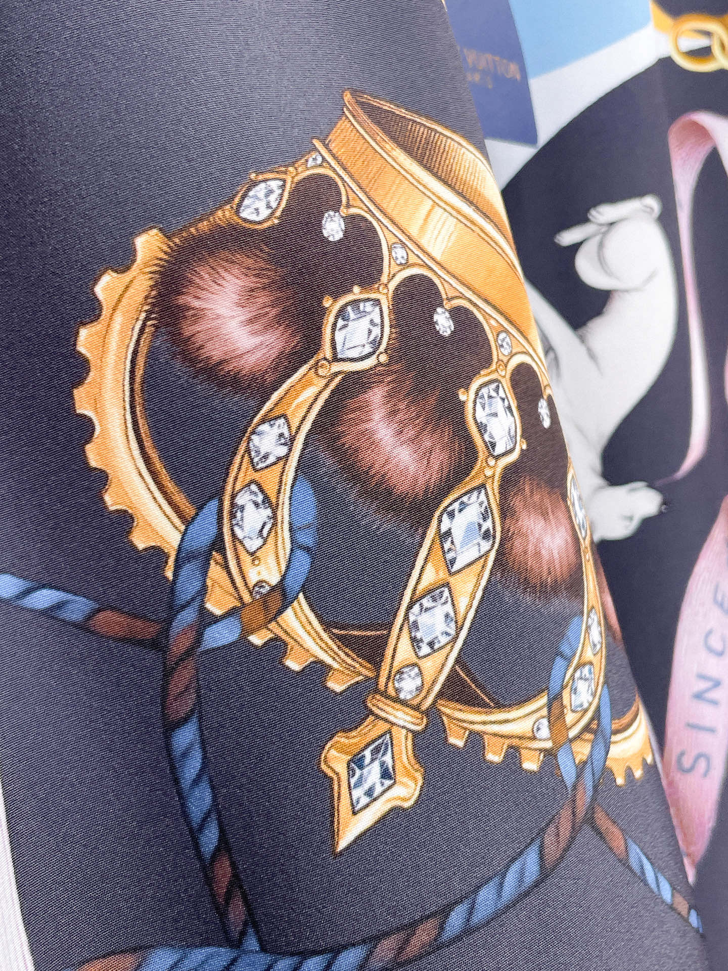 Lv 路易威登 26ss最新秋款男士必备款衬衫，定制丝光面料，舒服透气，柔软舒适，上身高端又奢华，足够场