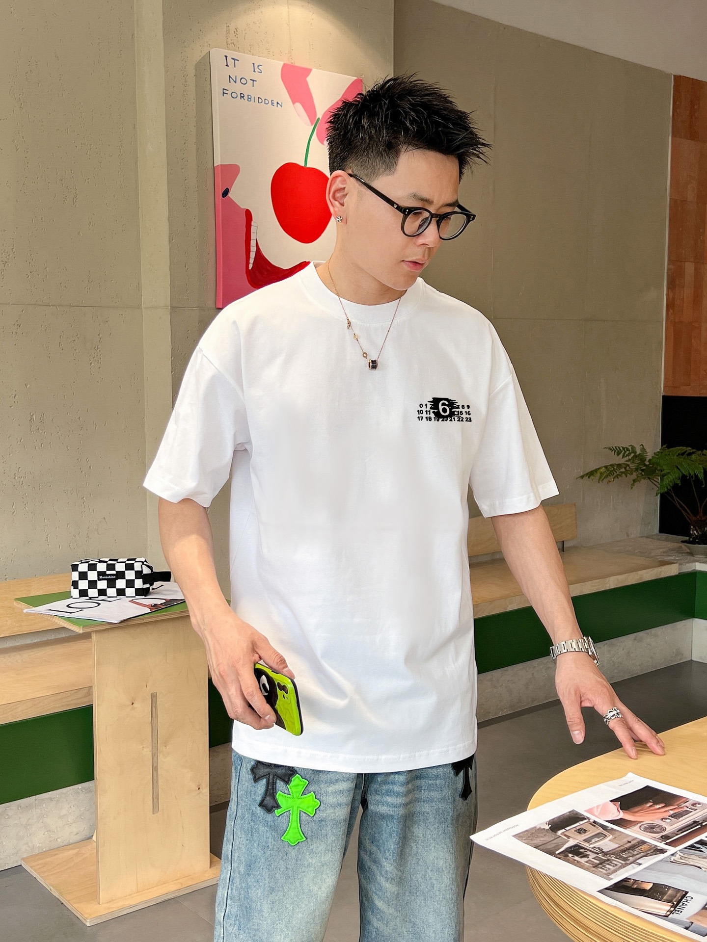 马吉拉 新款字母印花双层重工短袖T桖 字母图案不管是T桖还是卫衣都是每年的爆款单品 前幅大面积印花采用大