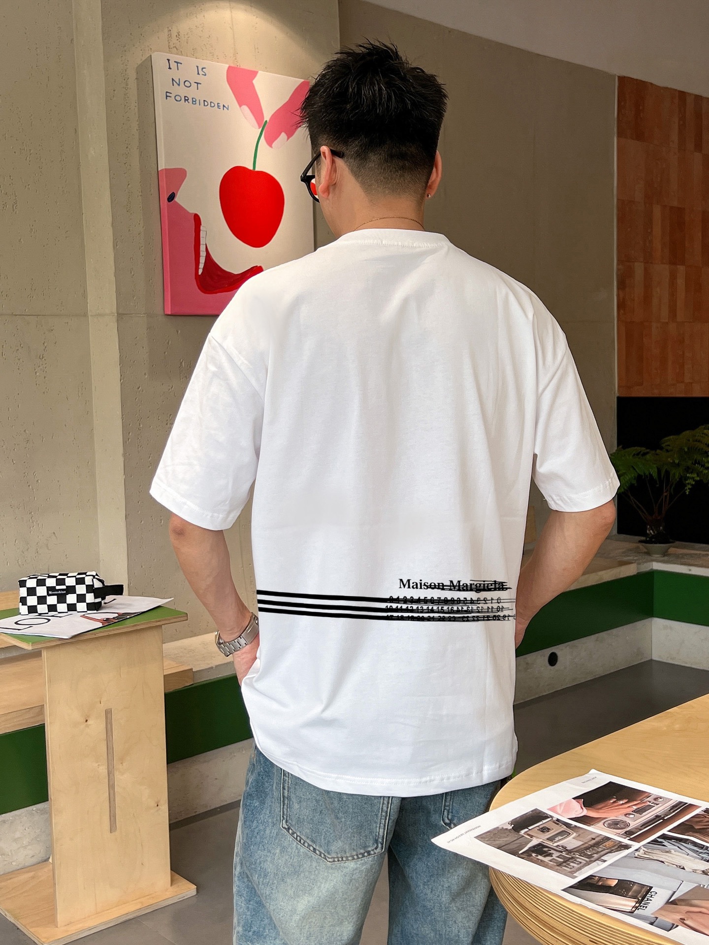 马吉拉 新款字母印花双层重工短袖T桖 字母图案不管是T桖还是卫衣都是每年的爆款单品 前幅大面积印花采用大