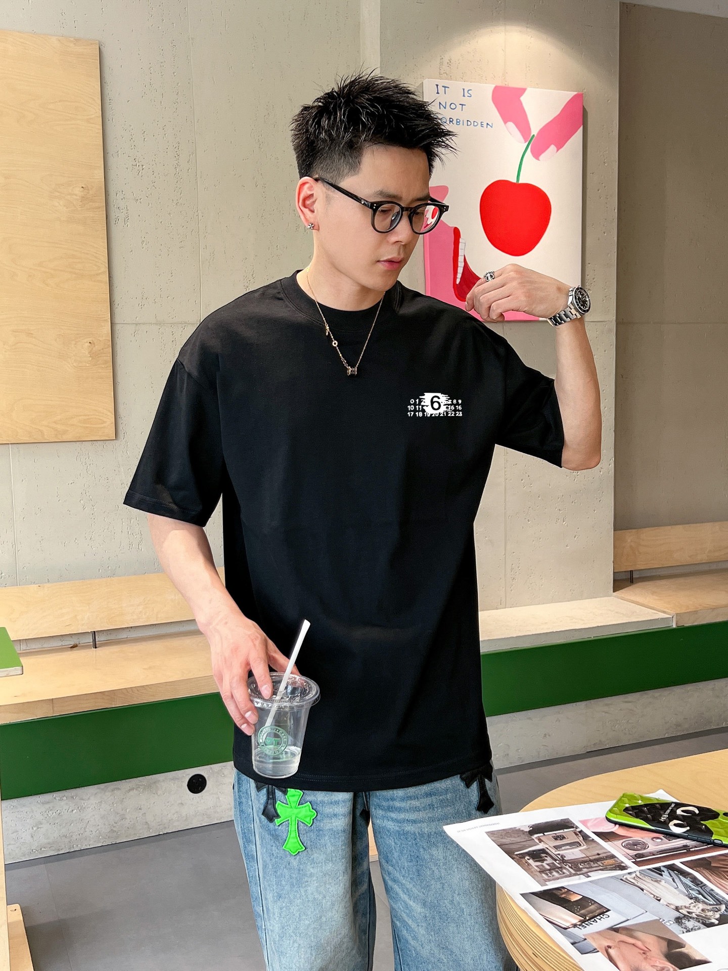 马吉拉 新款字母印花双层重工短袖T桖 字母图案不管是T桖还是卫衣都是每年的爆款单品 前幅大面积印花采用大