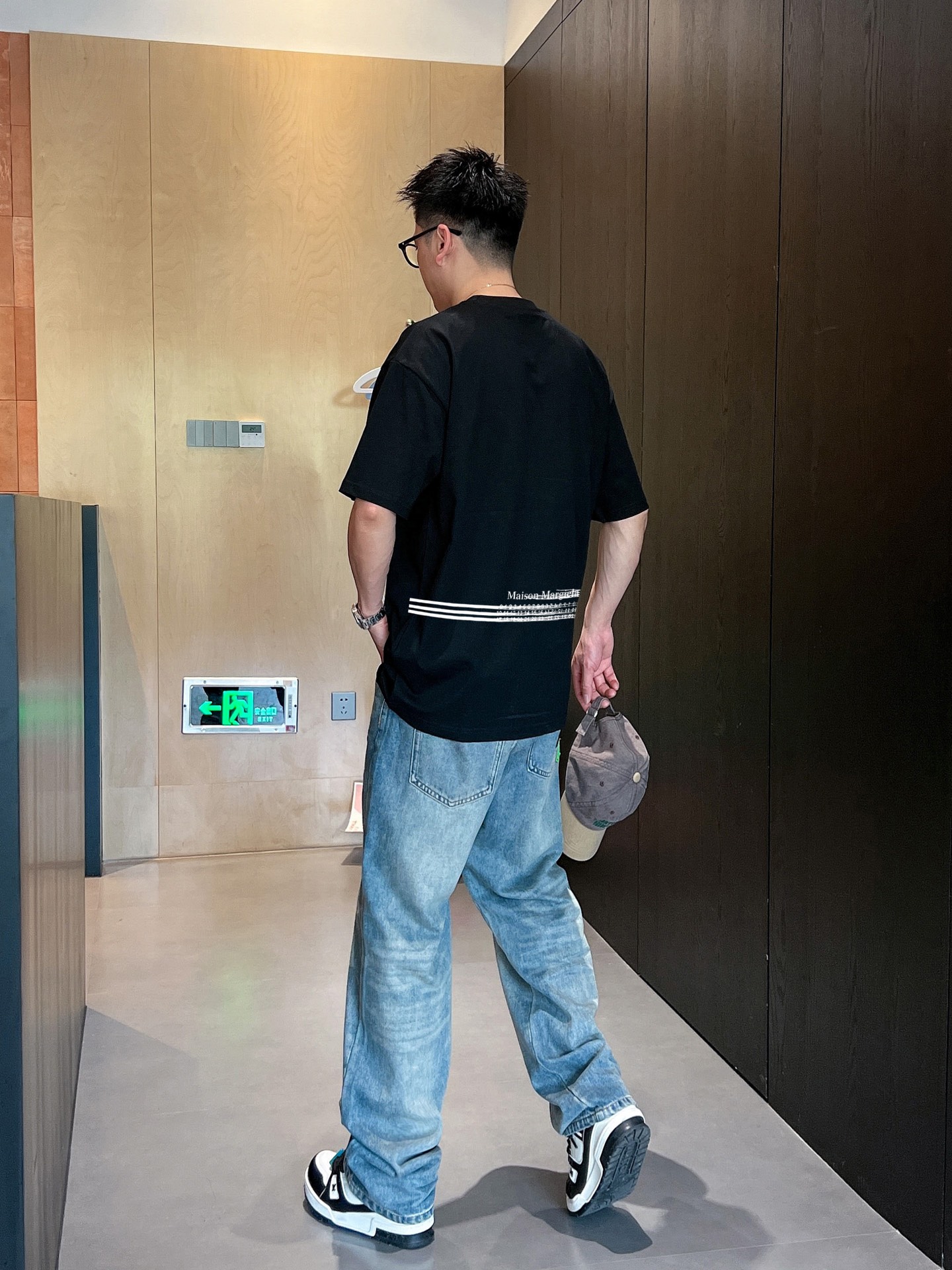 马吉拉 新款字母印花双层重工短袖T桖 字母图案不管是T桖还是卫衣都是每年的爆款单品 前幅大面积印花采用大