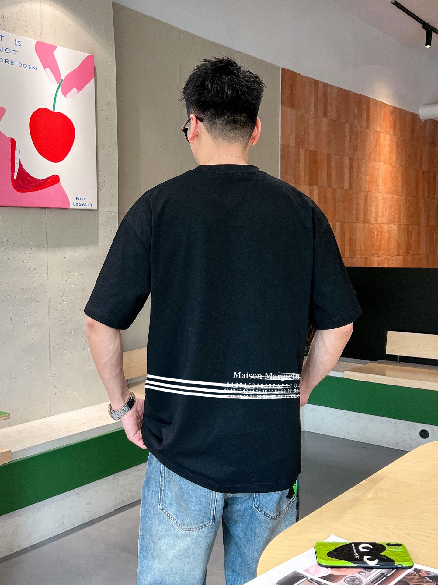 马吉拉 新款字母印花双层重工短袖T桖 字母图案不管是T桖还是卫衣都是每年的爆款单品 前幅大面积印花采用大