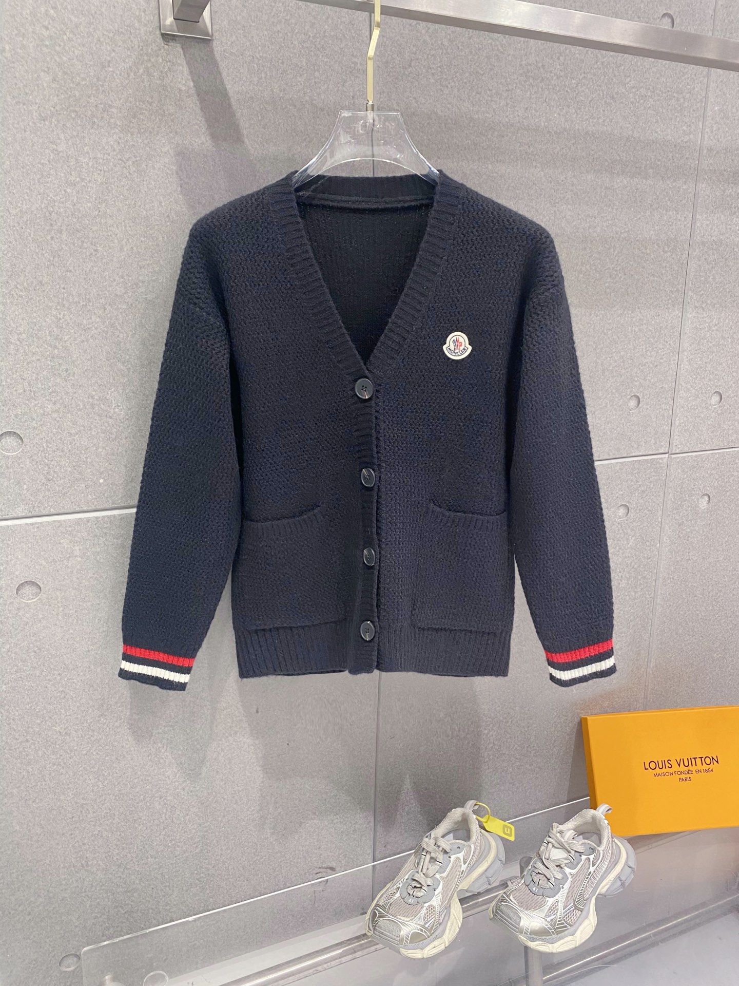 蒙口 官网 同步更新 针织外套 海外爆款 精细羊毛针织厚实面料 舒服又保暖 绝对高端产物 M-4XL