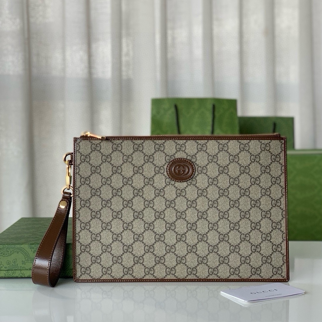 NO:204852,Genuine grade [box packaging] interlocking double G clutch, oval interlocking double G leather sign, beige and ebony GG with brown leather piping, model number 672953 Coffee PVC, size 30.5xX21X1.5～[rose][rose], GUCCI [original leather], gucci, handbag19860909正品级【盒子包装】互扣式双G手拿包,椭圆形互扣式双G皮革标牌,米色和乌木色GG 搭配棕色皮革滚边,款号672953啡PVC,尺寸30.5xX21X1.5～[玫瑰][玫瑰],GUCCI【原厂皮】,gucci,handbag,Bag