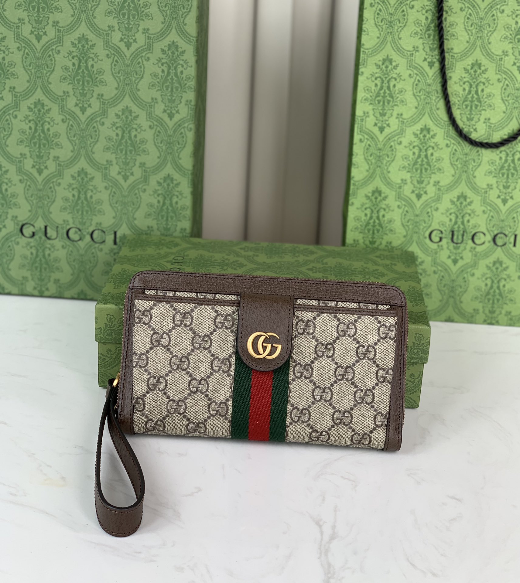 NO:204846,Genuine Ophidia series wallets, integrating the traditional essence of Gucci and modern design, presenting a new work of brilliant appearance, created with beige and ebony GG, embellished with gold tones, double G shape accessories, and incorporate classic red and green webbing elements to make the entire design more eye-catching. Removable wristband, zipper opening and closing, model number 760248 coffee, size 21X12X4~[rose][rose], GUCCI [original leather], gucci, wallets19860909正品级 Ophidia系列钱包,融合Gucci传统精髓与现代设计,匠心呈献亮眼新作,以米色和乌木色GG匠心打造,缀饰金色调双G造型配件,融入经典红绿织带元素,令整个设计更加亮眼,可拆卸手腕带,拉链开合,款号760248啡,尺寸21X12X4～[玫瑰][玫瑰],GUCCI【原厂皮】,gucci,wallets,Bag