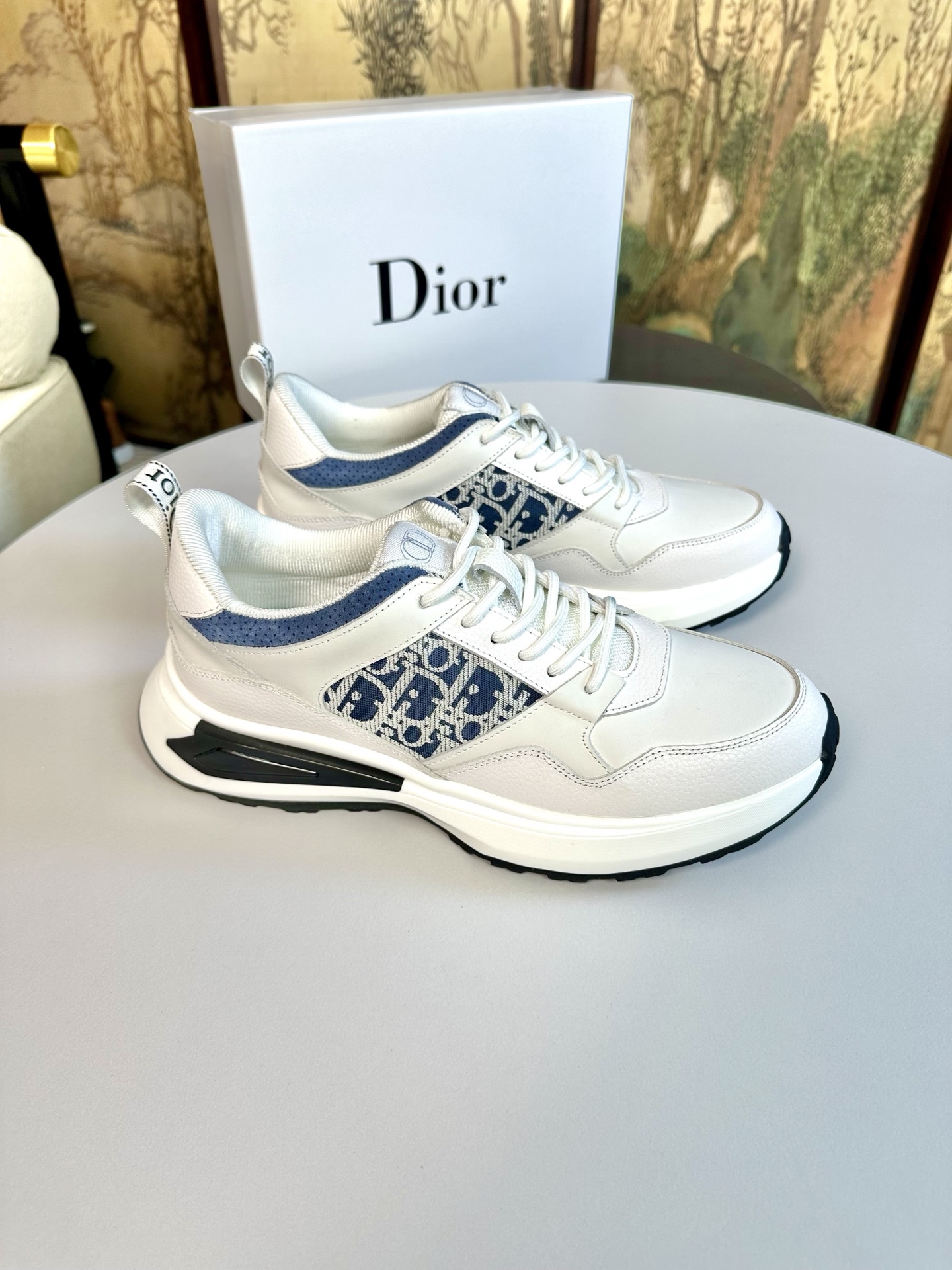 NO:283982,Dior's new counter is available simultaneously, with Italian imported cowhide leather upper, fully imported sheepskin lining, completely 1-to-1 replica, original sole specially supplied with original sole, exclusive movable molding sole is super comfortable, original order goods, high quality, can enter and exit the counter at will, welcome to compare. Number of sizes: 38-44 can be customized 45,,dior,cowhide,sheepskin19860909迪奥 新款专柜同步发售,鞋面意大利进口头层牛皮,全进口羊皮内里,完全1比1复刻,鞋底原厂特供原版底,独家活动成型底超级舒适,原厂跟单货,高品质,可随意进出专柜,欢迎对比.码数:38-44可定做45,,dior,cowhide,sheepskin,Men's shoes