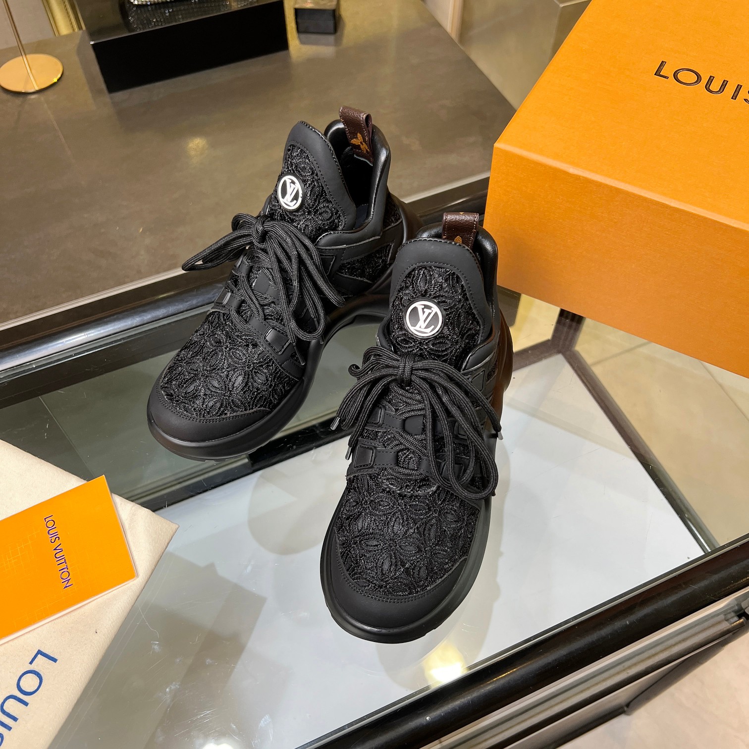 Louis Vuitton Shoes Sneakers High Quality Online
 Rubber LV Circle Sweatpants