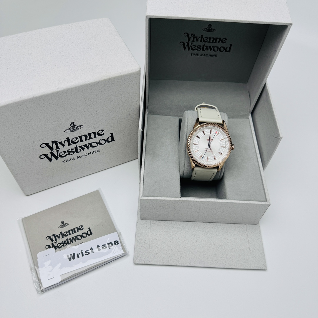 Часы Vivienne Westwood