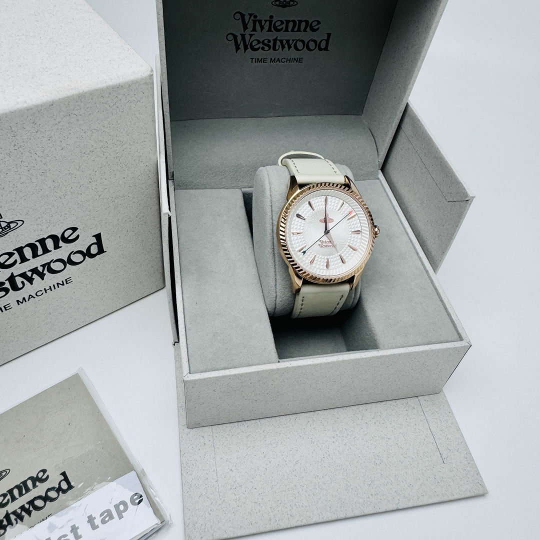 Часы Vivienne Westwood