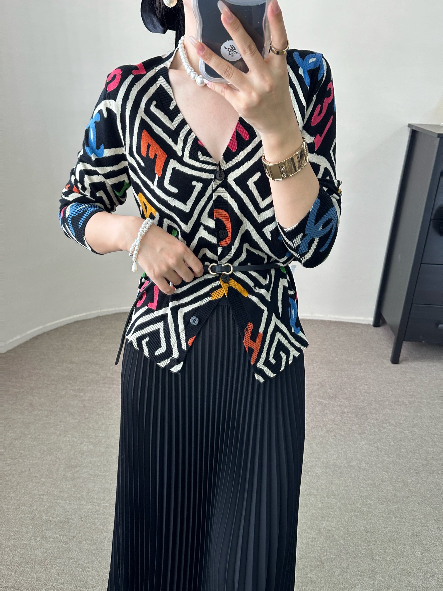 High-Quality Women’s Suit with Velvet French Retro Roses and Long-Sleeved Knitting Design