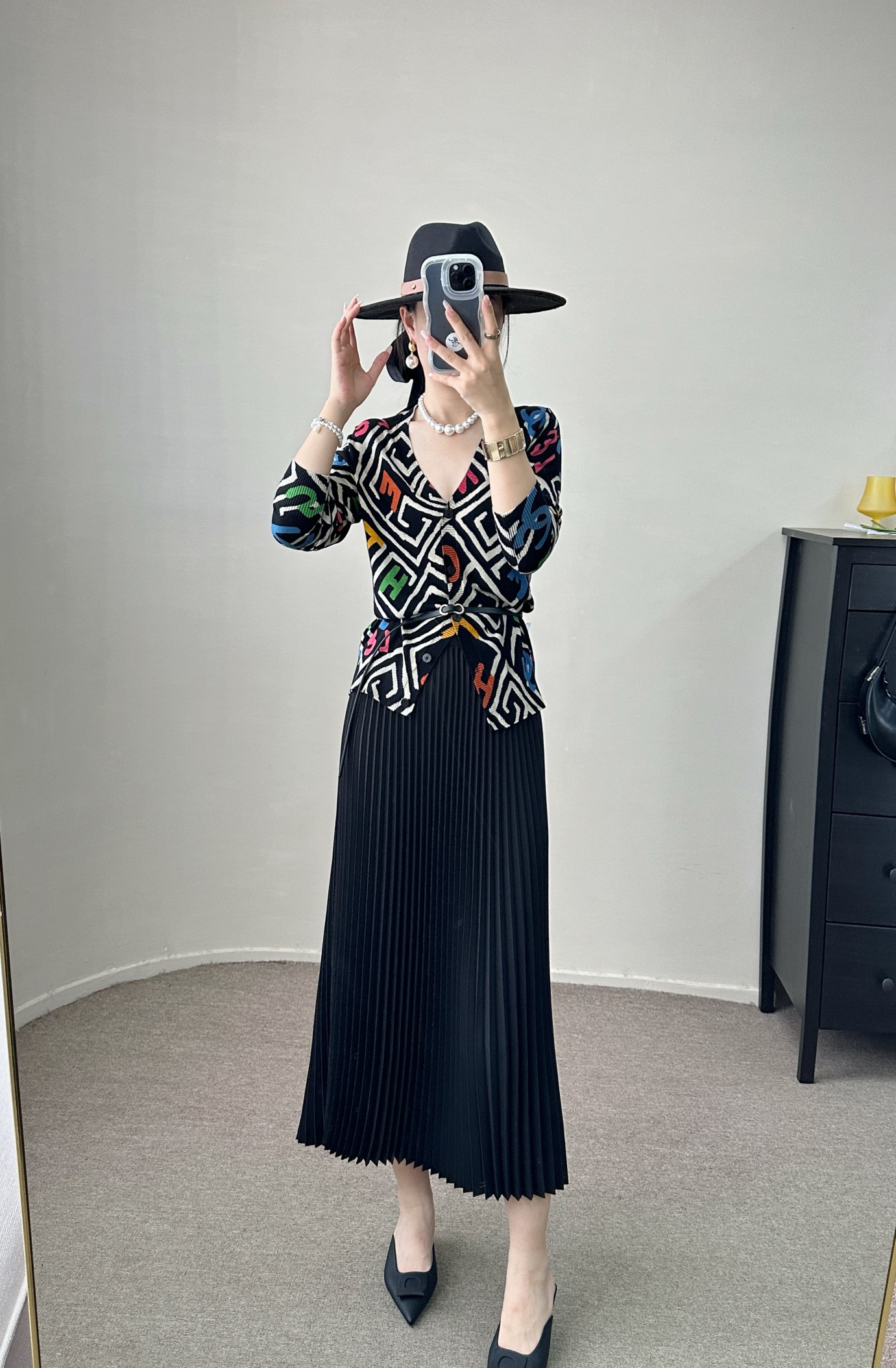 High-Quality Women’s Suit with Velvet French Retro Roses and Long-Sleeved Knitting Design - 图片 3