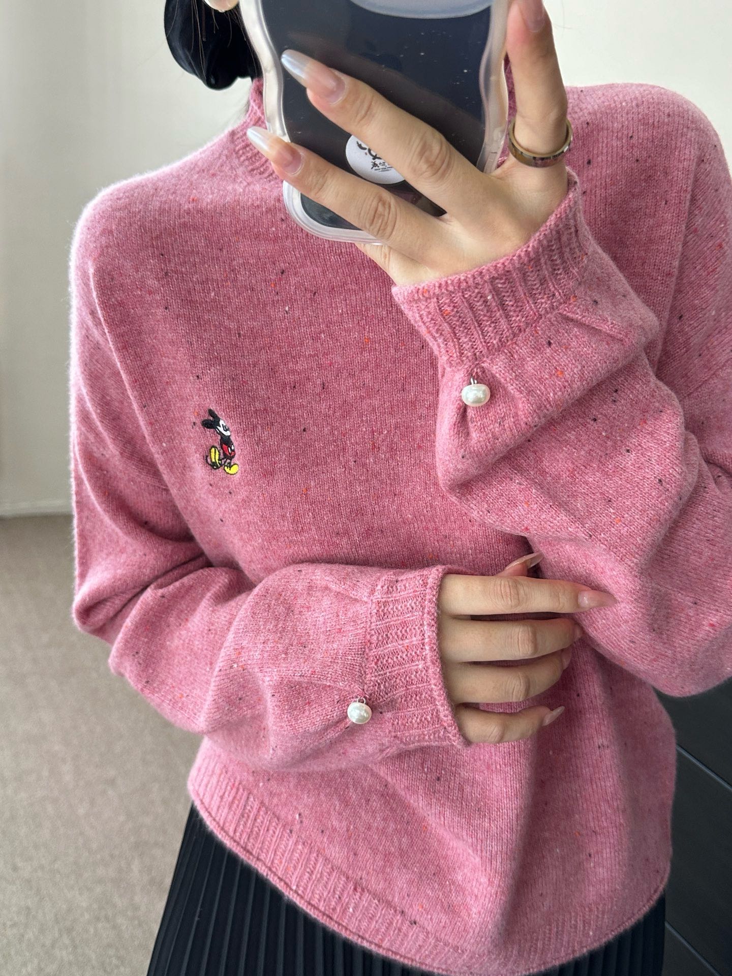 High-End Women’s Suit with Moschino Embroidered Sweater: Perfect for Autumn and Winter - 图片 9