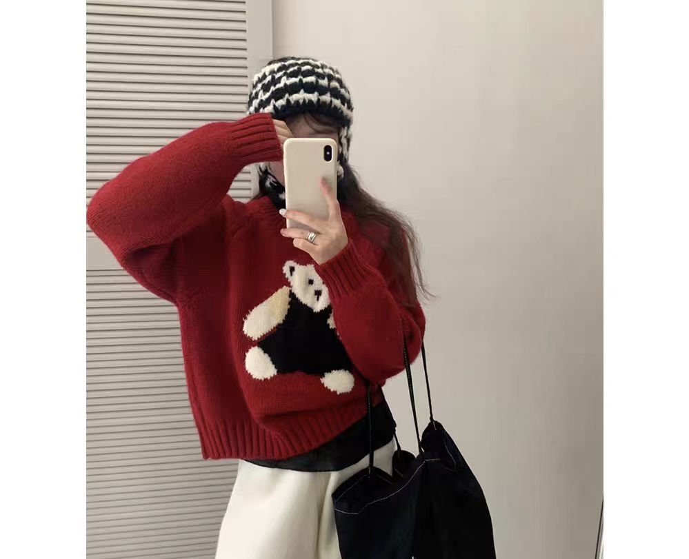 High-End Quality Women’s Suit Packaged with Moschino’s 2024 New Easy-Rounded Twilight Bear Sweater - 图片 3