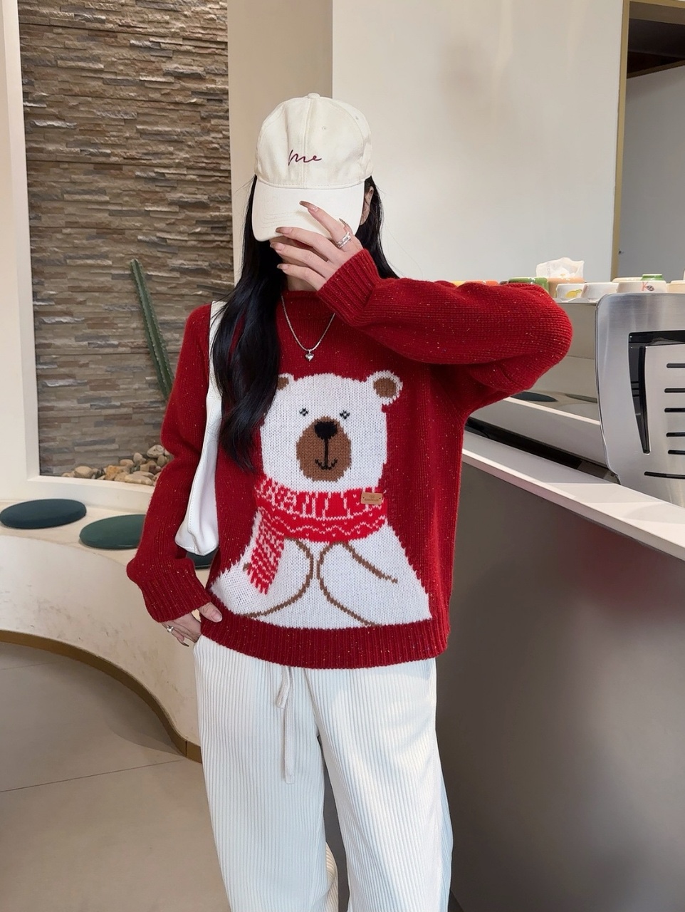 High-End Quality Women’s Clothes: Moschino Europe Station’s New E.C.C. Collection for Fall/Winter - 图片 5