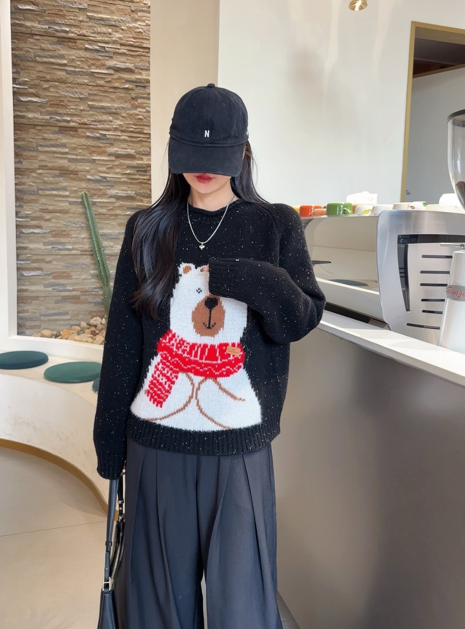 High-End Quality Women’s Clothes: Moschino Europe Station’s New E.C.C. Collection for Fall/Winter - 图片 6