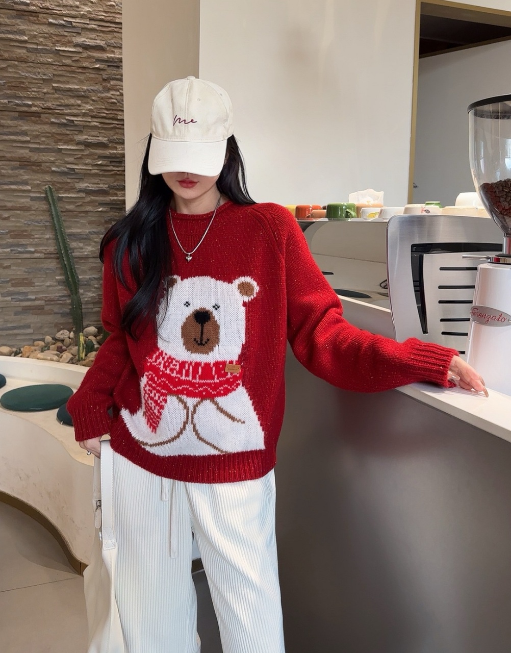 High-End Quality Women’s Clothes: Moschino Europe Station’s New E.C.C. Collection for Fall/Winter - 图片 1