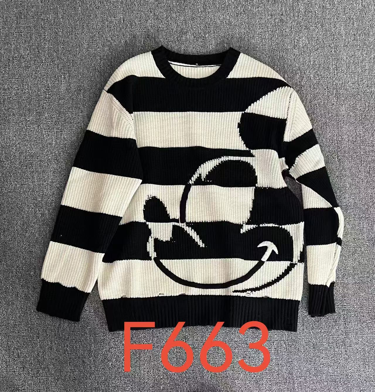 P529 HIGH-END QUALITY WOMEN’S SUIT, PACKAGED MOSCINO, FULL WOOL. - 图片 4