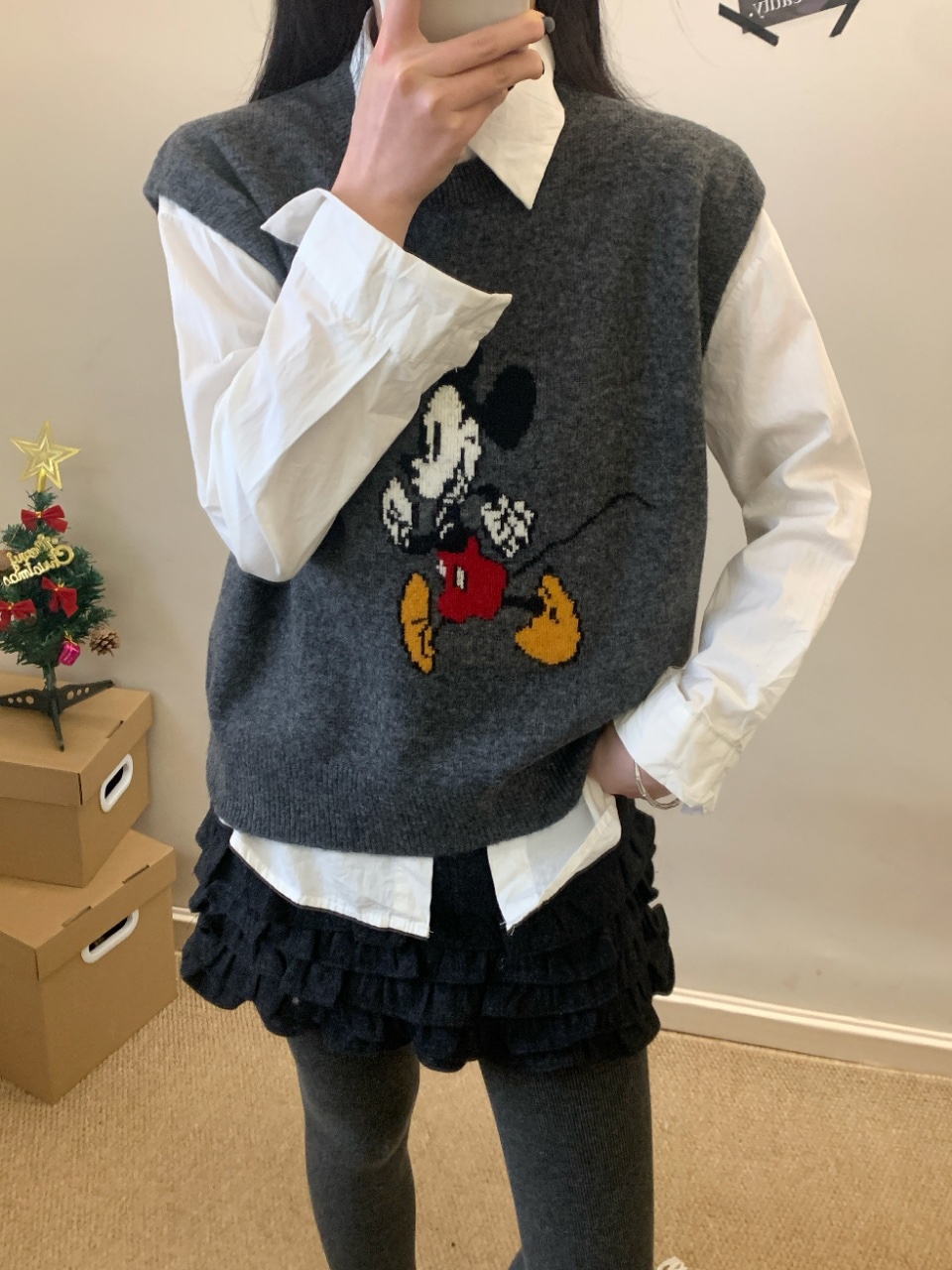 2024 High-Quality Women’s Clothes Featuring G’s Brand and Mickey’s Shirts - 图片 4