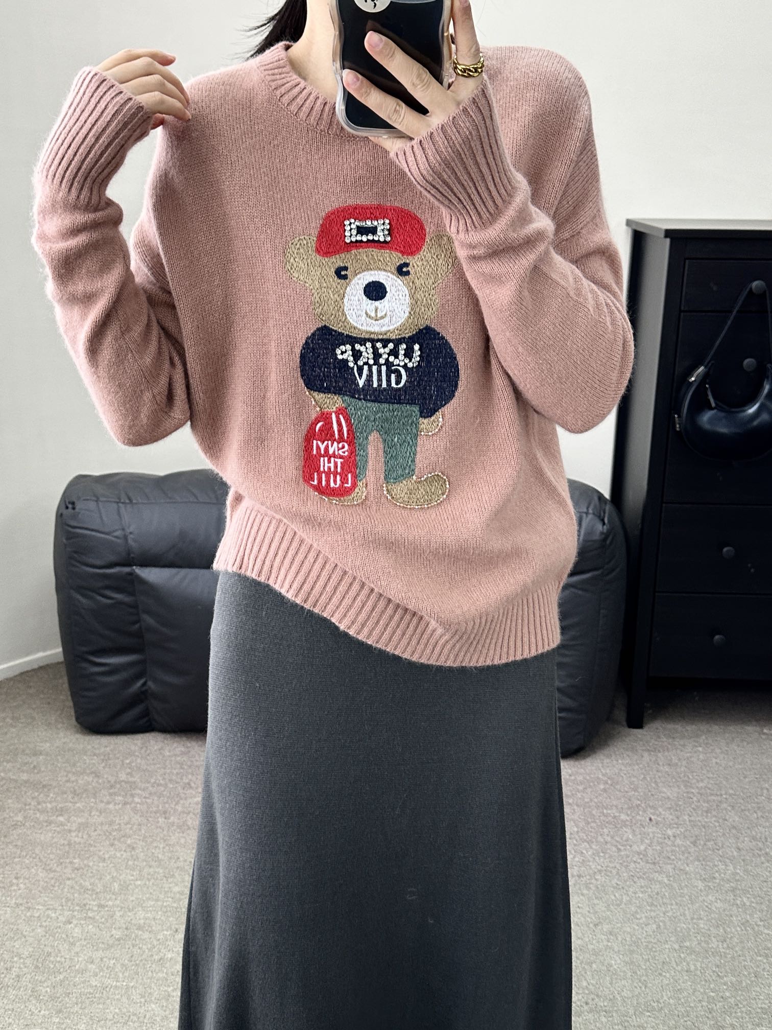 High-End Women’s Suit with Moscinos and Raccoon Details: Lazy Knit Shirt Design - 图片 2