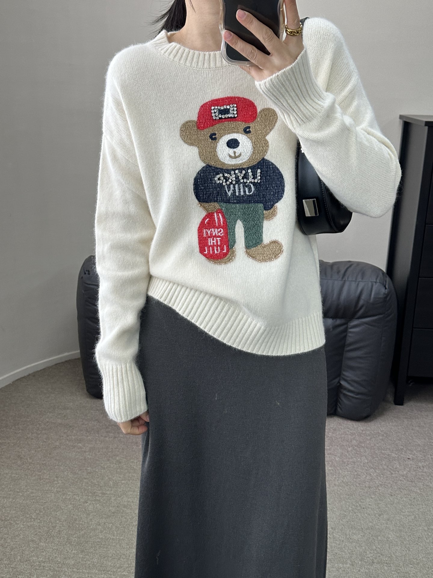 High-End Women’s Suit with Moscinos and Raccoon Details: Lazy Knit Shirt Design - 图片 9