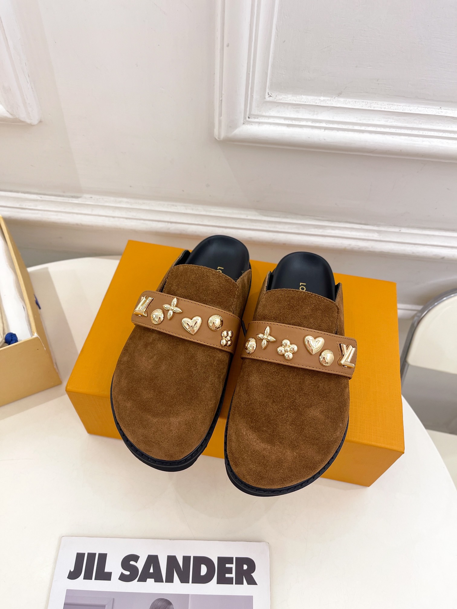 Louis Vuitton Schoenen Pantoffels Koeienhuid Lentecollectie Cosy