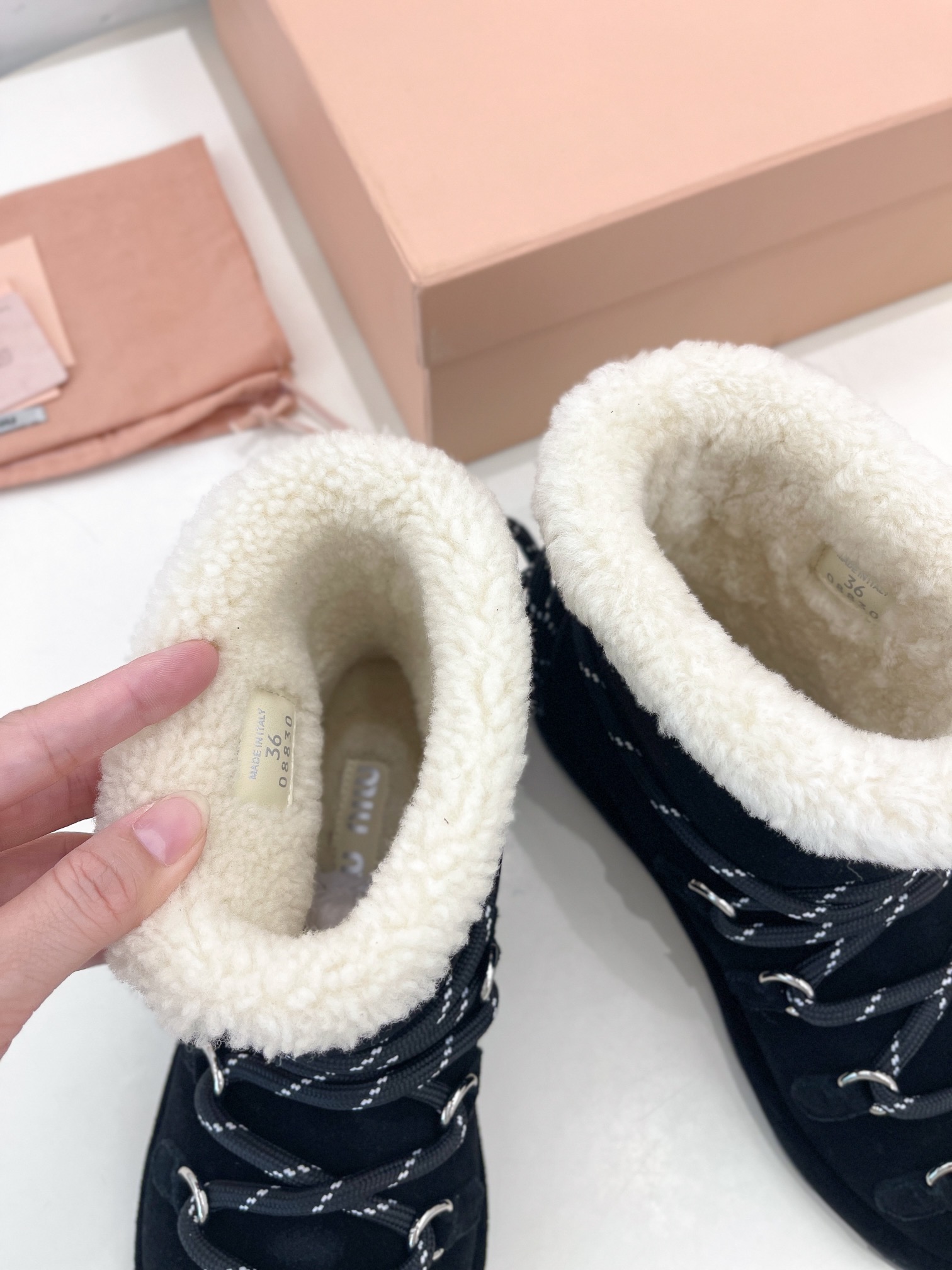 MiuMiu缪缪242024秋冬新品专柜主打最新走秀款羊毛雪地靴火爆上新！缪家高货顶级工艺打造精品质感无