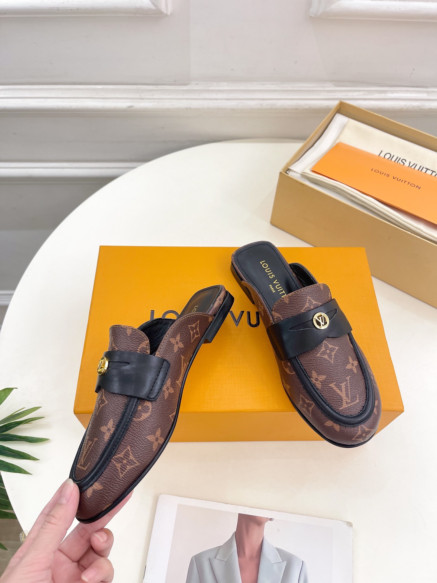LV  | 路易威登  24𝐬𝐬 

🧡💚2024 秋冬新款 顶级版本⚠️
专柜主打最新款 SOHO露跟