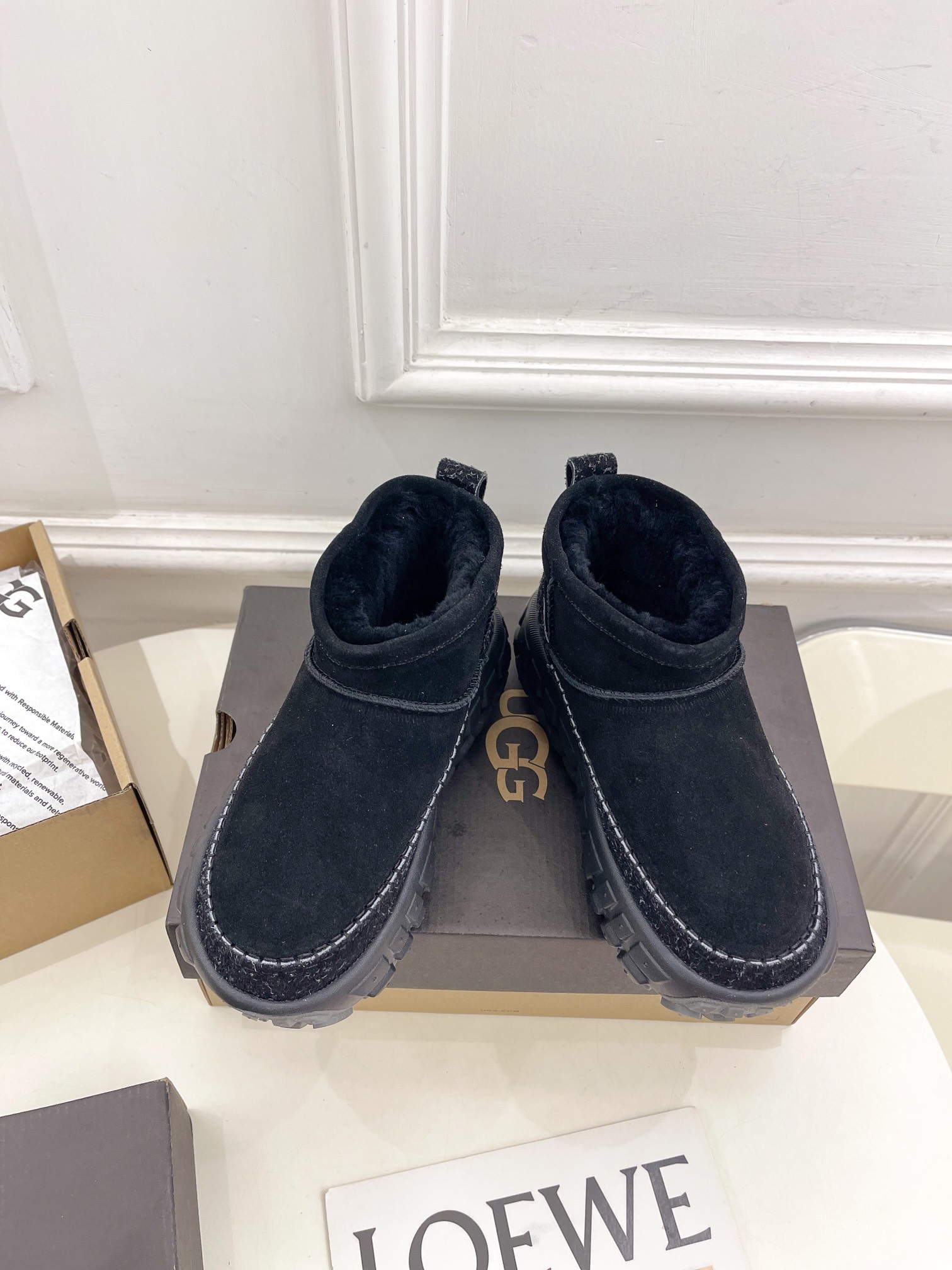 UGG24️2024秋冬新品专柜主打塔斯曼轮胎底羊毛雪地靴温暖上新️秋冬保暖神器️️抗寒首选羊毛雪地靴采