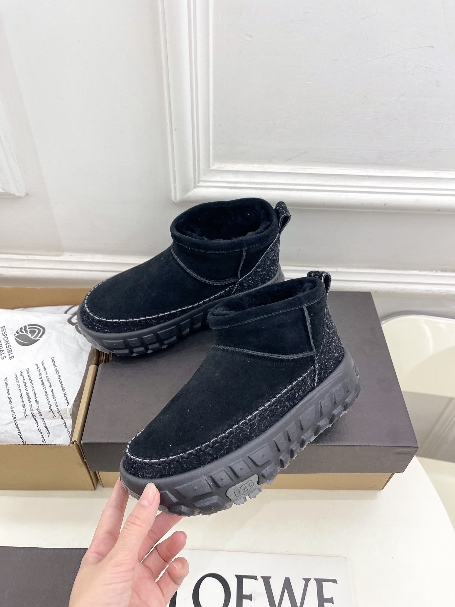 UGG24️2024秋冬新品专柜主打塔斯曼轮胎底羊毛雪地靴温暖上新️秋冬保暖神器️️抗寒首选羊毛雪地靴采