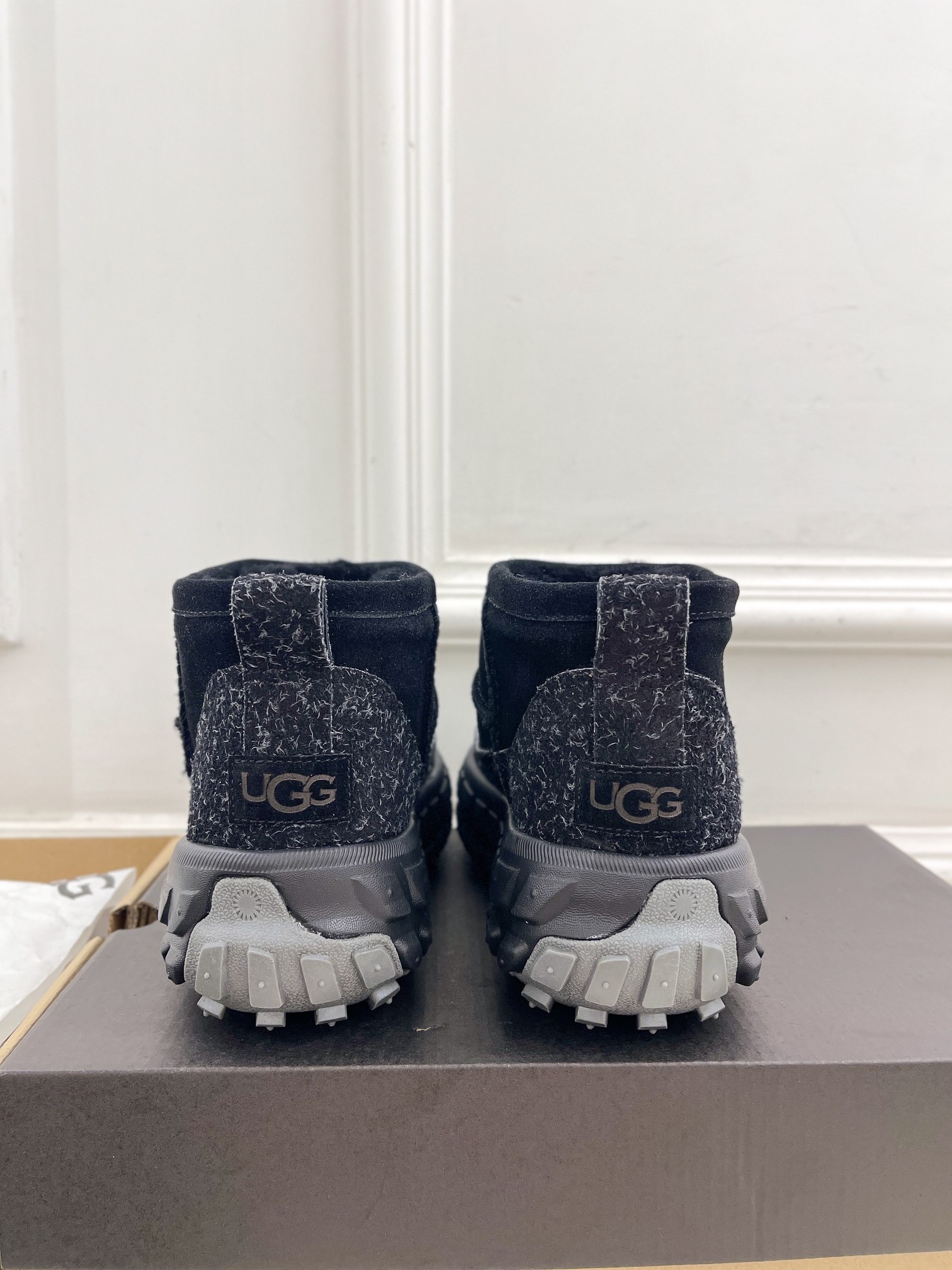 UGG24️2024秋冬新品专柜主打塔斯曼轮胎底羊毛雪地靴温暖上新️秋冬保暖神器️️抗寒首选羊毛雪地靴采