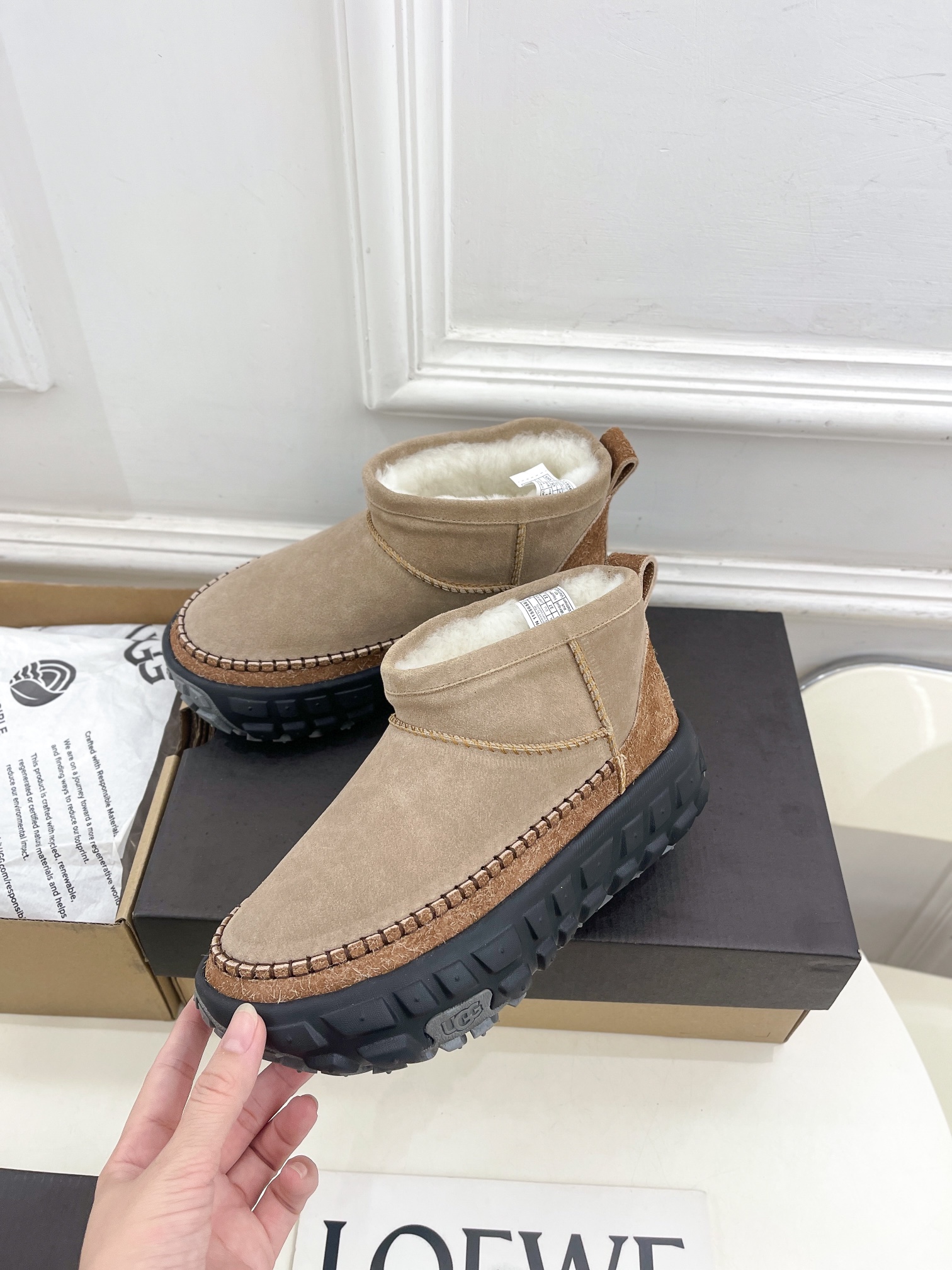 UGG24️2024秋冬新品专柜主打塔斯曼轮胎底羊毛雪地靴温暖上新️秋冬保暖神器️️抗寒首选羊毛雪地靴采