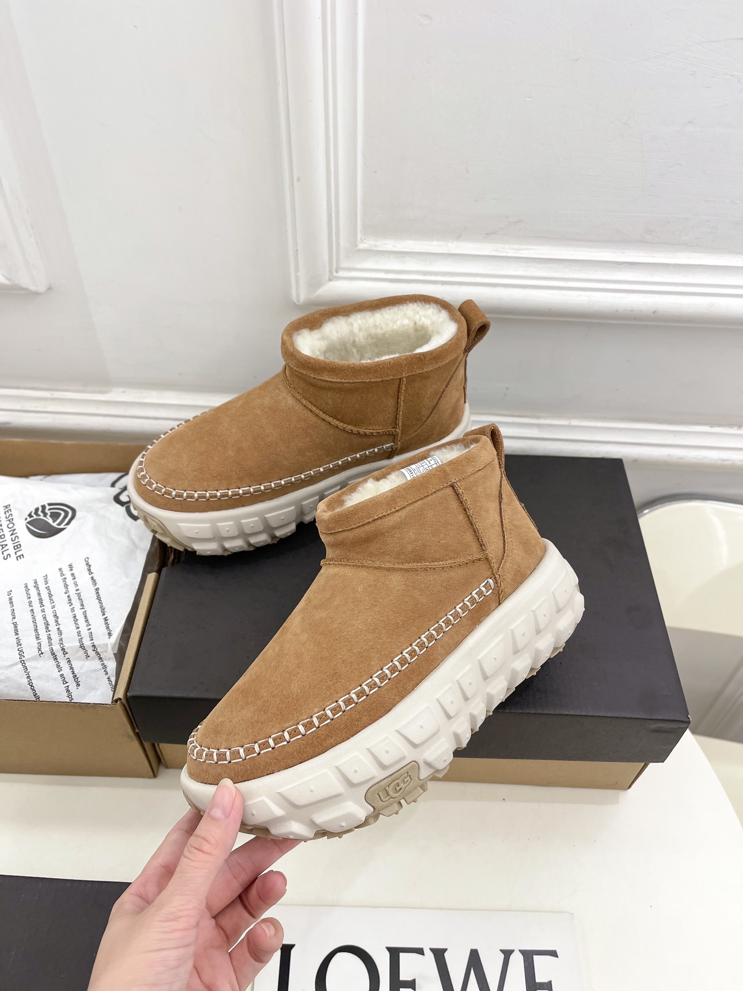 UGG24️2024秋冬新品专柜主打塔斯曼轮胎底羊毛雪地靴温暖上新️秋冬保暖神器️️抗寒首选羊毛雪地靴采