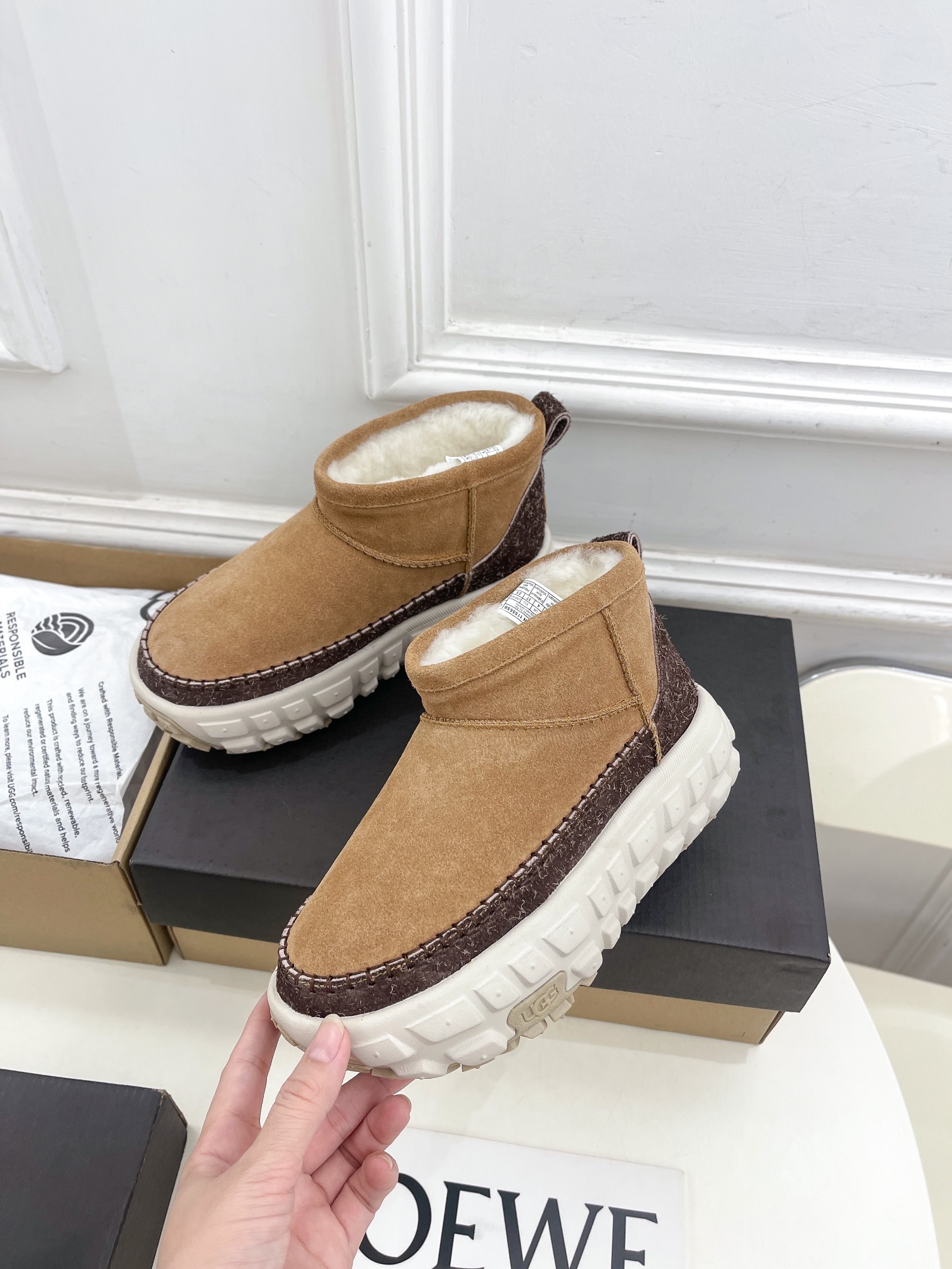 UGG24️2024秋冬新品专柜主打塔斯曼轮胎底羊毛雪地靴温暖上新️秋冬保暖神器️️抗寒首选羊毛雪地靴采