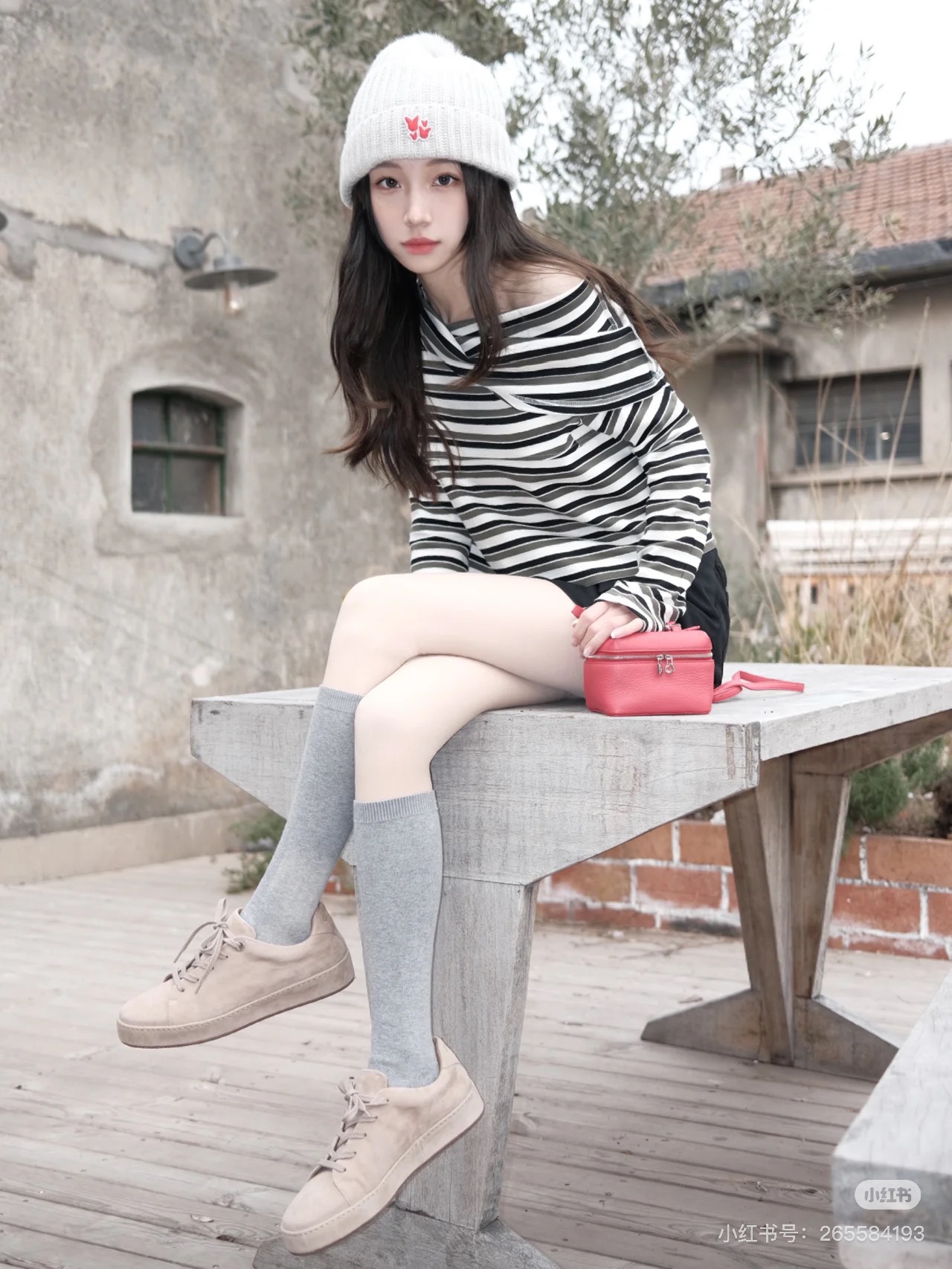 NO:237282,Footwear matching demonstration, casual shoes/sports shoes, sneakers19860909上脚搭配示范,休闲鞋/运动鞋,sneakers,Women's Shoes