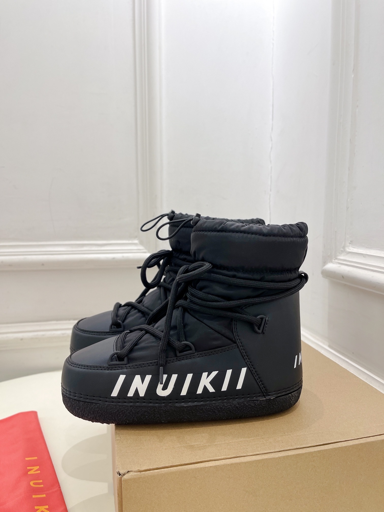 INUIKII2024秋冬秀款潮牌羽绒靴滑雪鞋雪地靴这款滑雪鞋今年非常爆色彩搭配非常时尚超酷个性非常强!